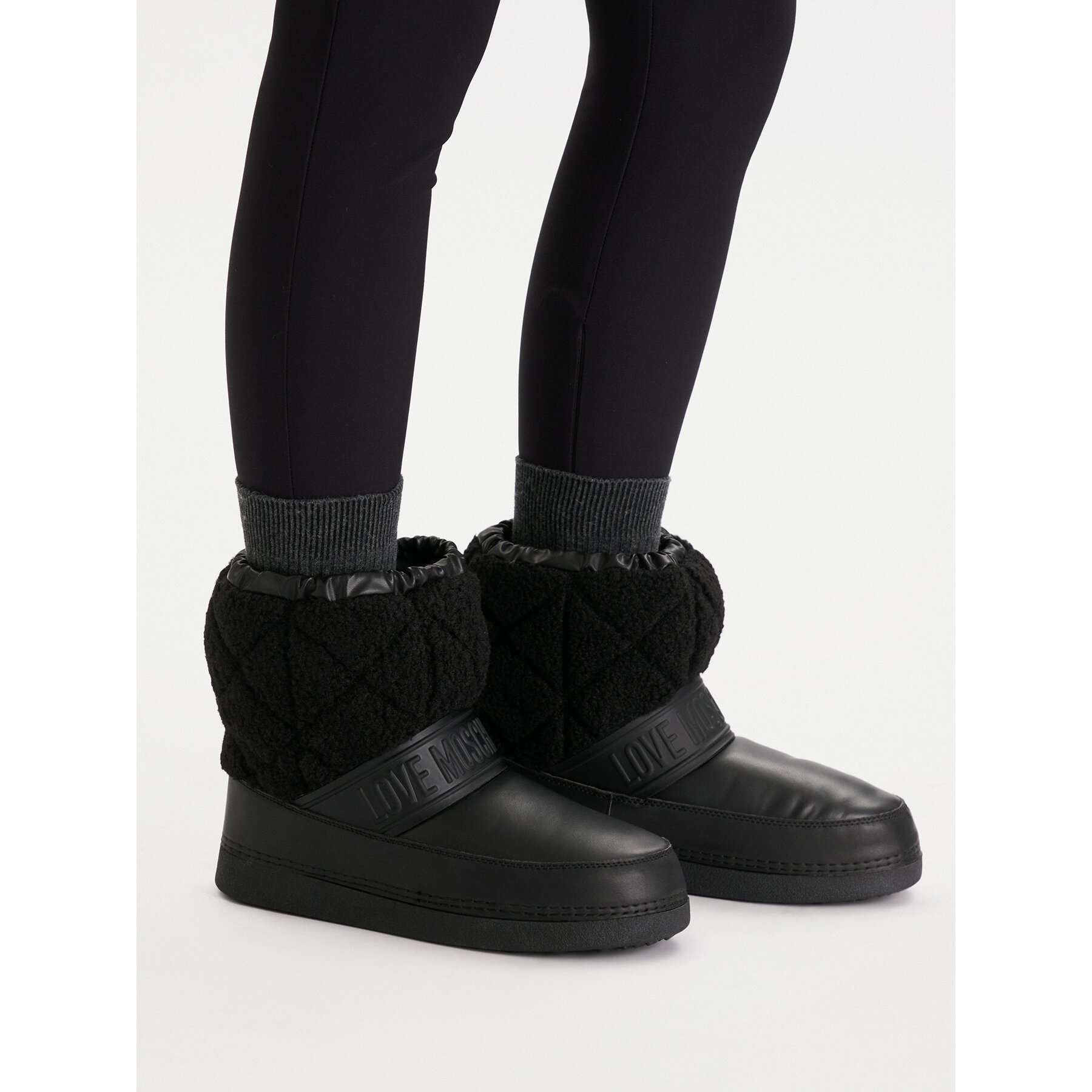 Cizme de zăpadă LOVE MOSCHINO JA24412G0NISJ00A Negru