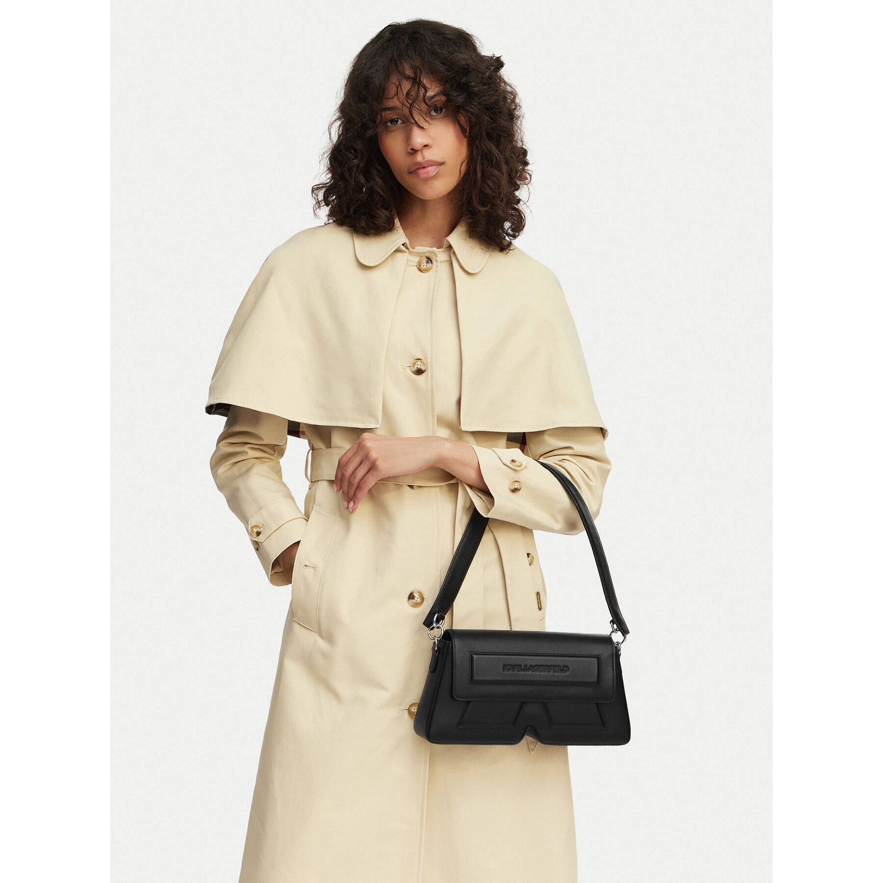 Дамска чанта KARL LAGERFELD B2W30262 Черен