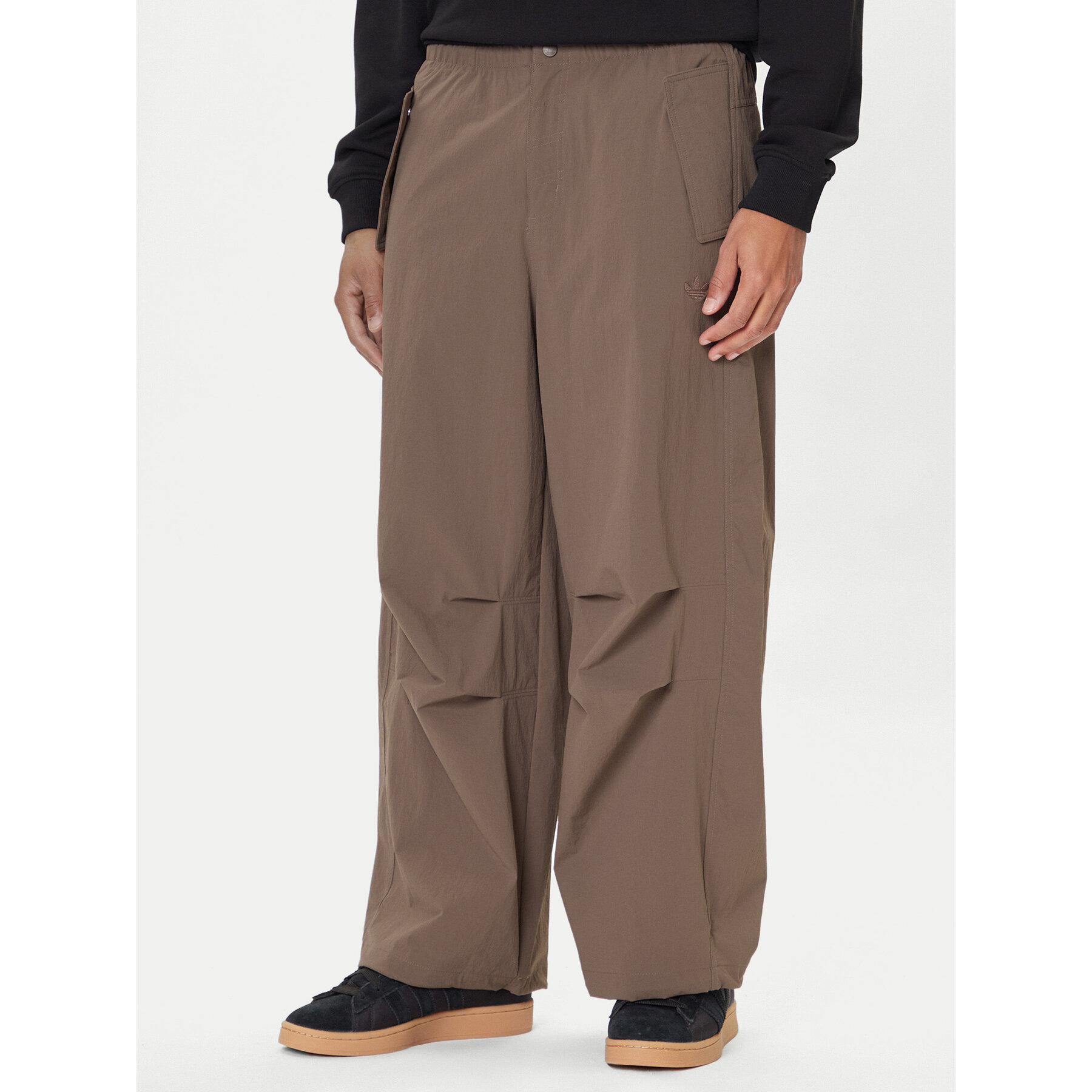 adidas Stoffhose Premium Essentials Utility Parachute JW1087 Braun Loose Fit