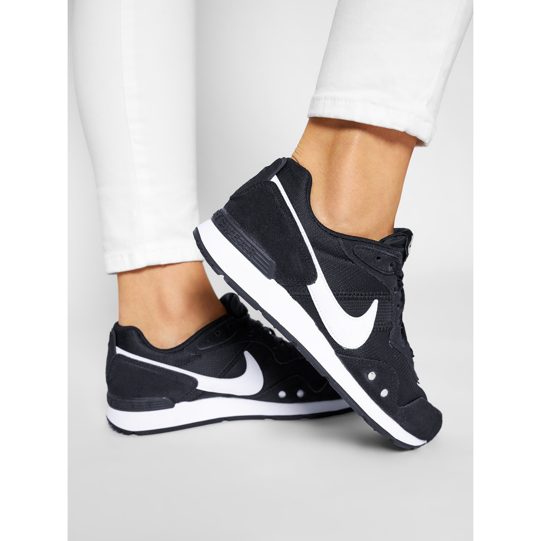 Sneakers Nike Venture Runner CK2948 001 Negru