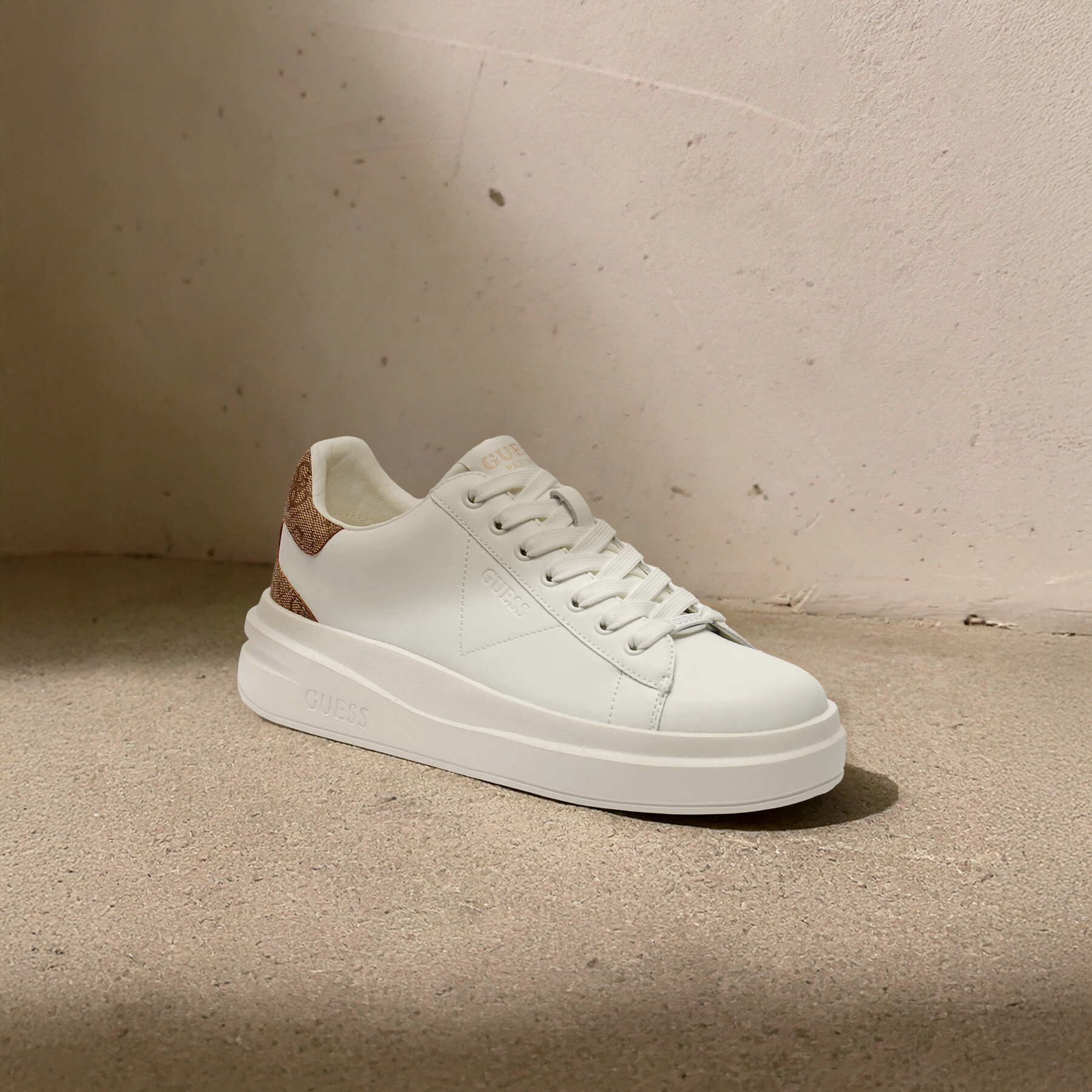 Guess Sneakersy FLJELB FAL12 Biela