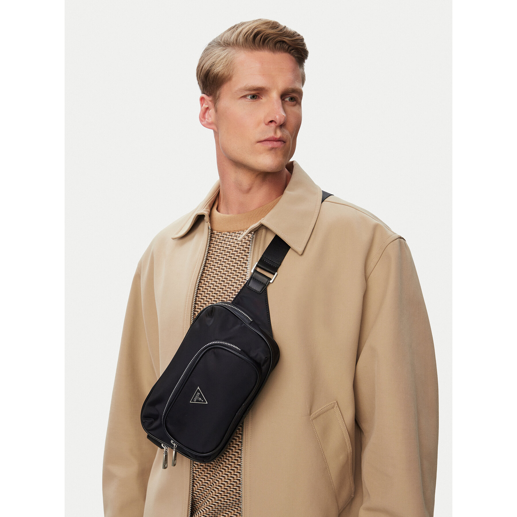 Ľadvinka Guess Milano HMMINY P6331 Čierna