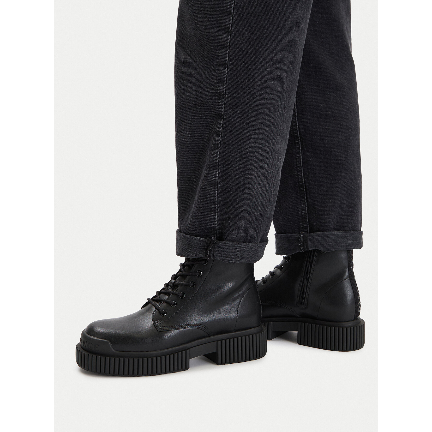 Gležnjače Armani Exchange XDN031 XV875 00002 Crna