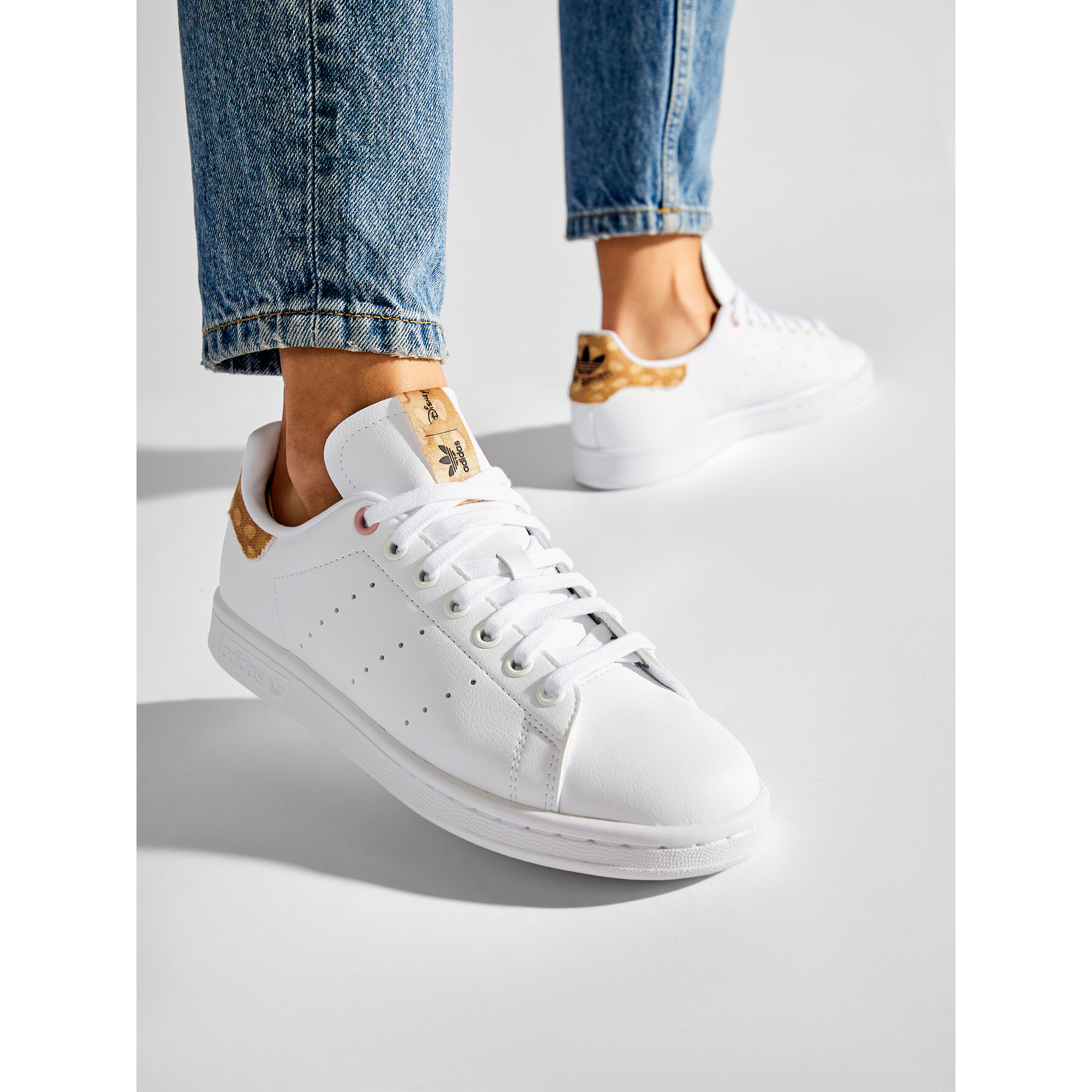 Snīkeri adidas Disney Stan Smith W GZ6251 Balts