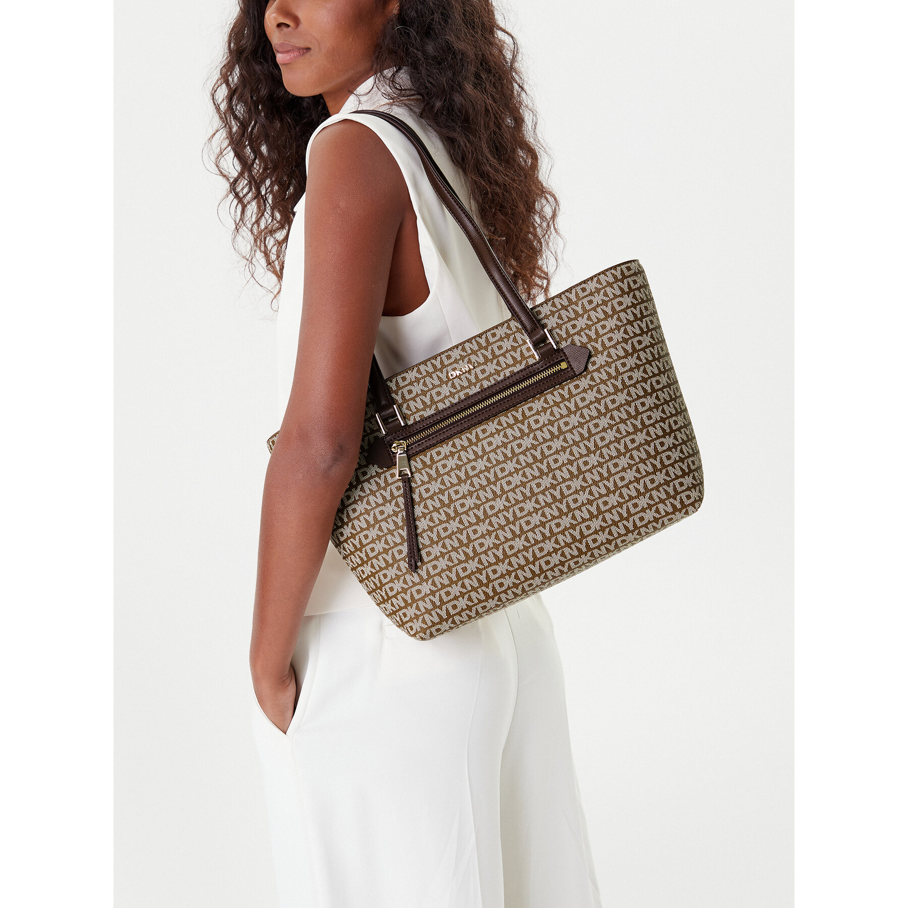 Geantă DKNY R42AYE20 Maro