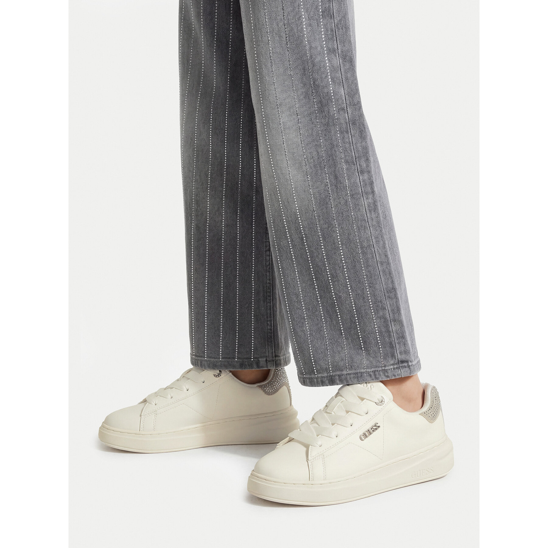 Sneakersy Guess CEOWB-V12-1145A Biela