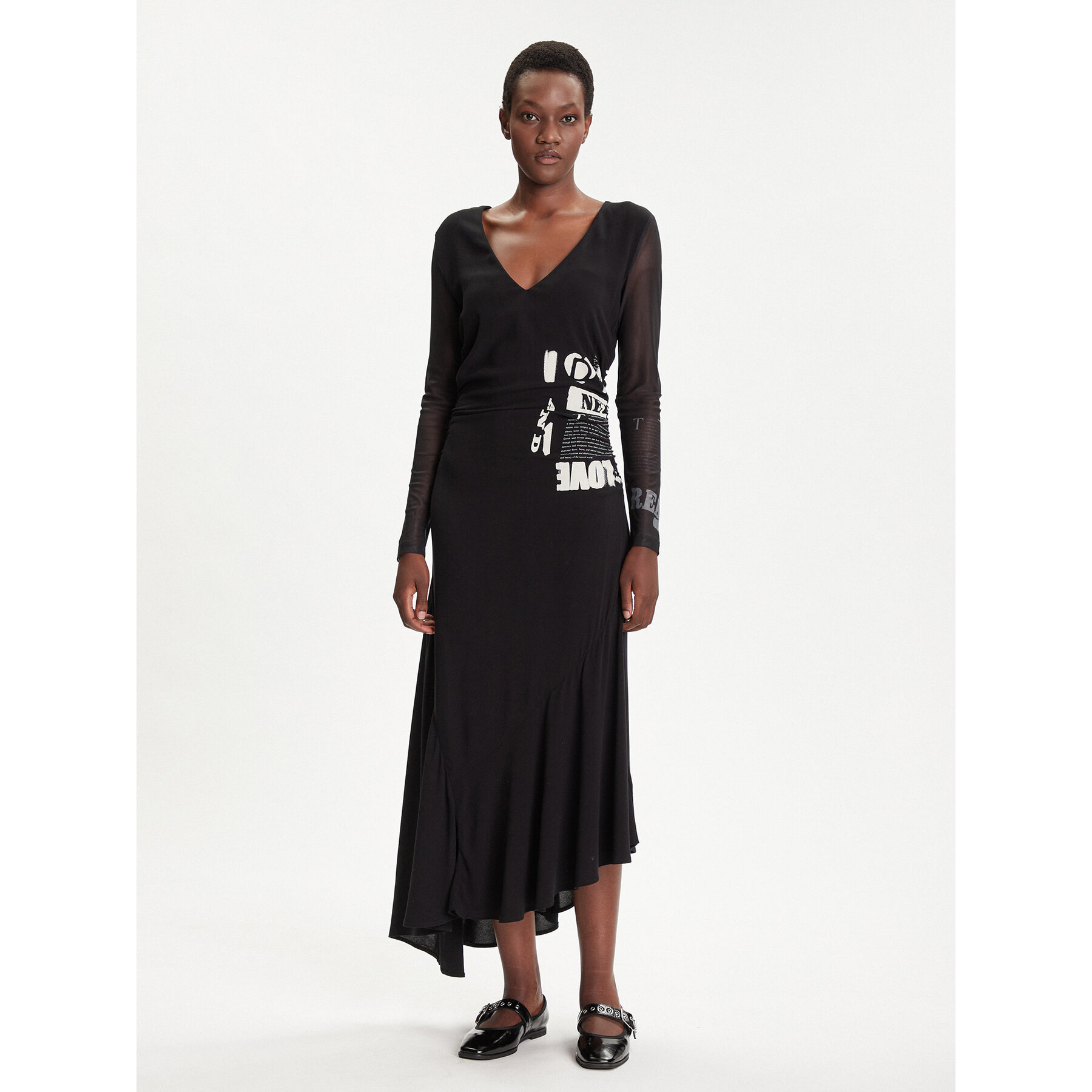 Desigual Kleid für den Alltag Posinew 25WWVW26 Schwarz Slim Fit