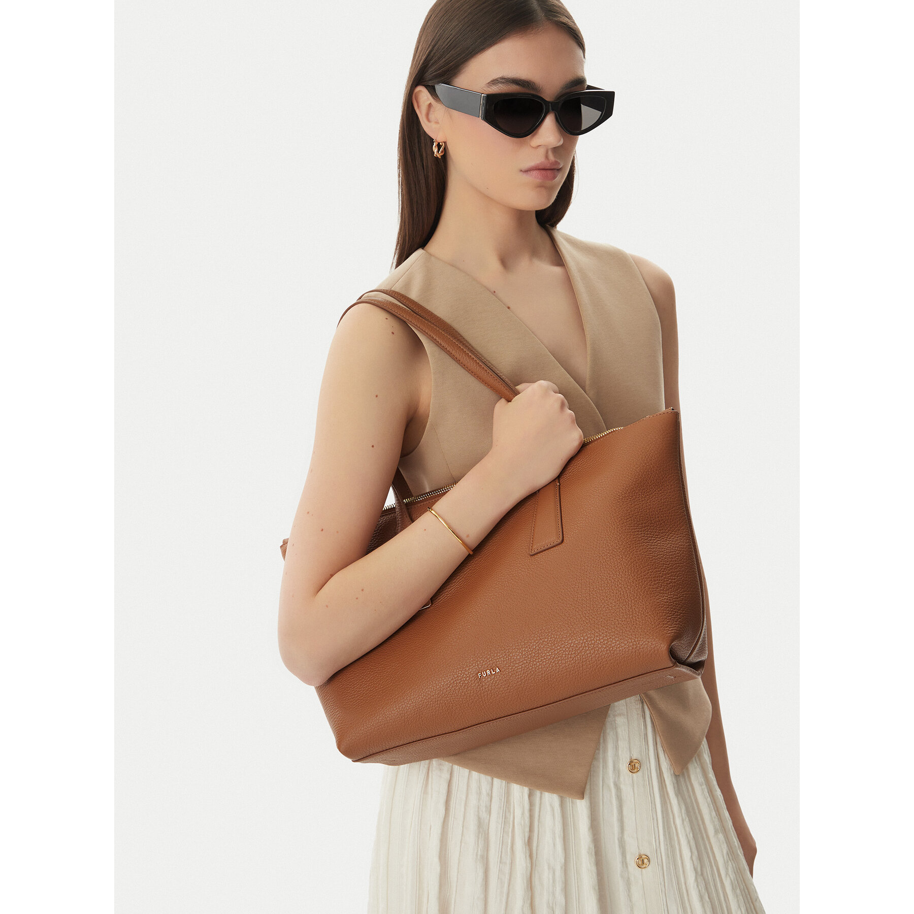 Torbica Furla Olivia M Tote WB01977 HSF000 CN 4557S Smeđa
