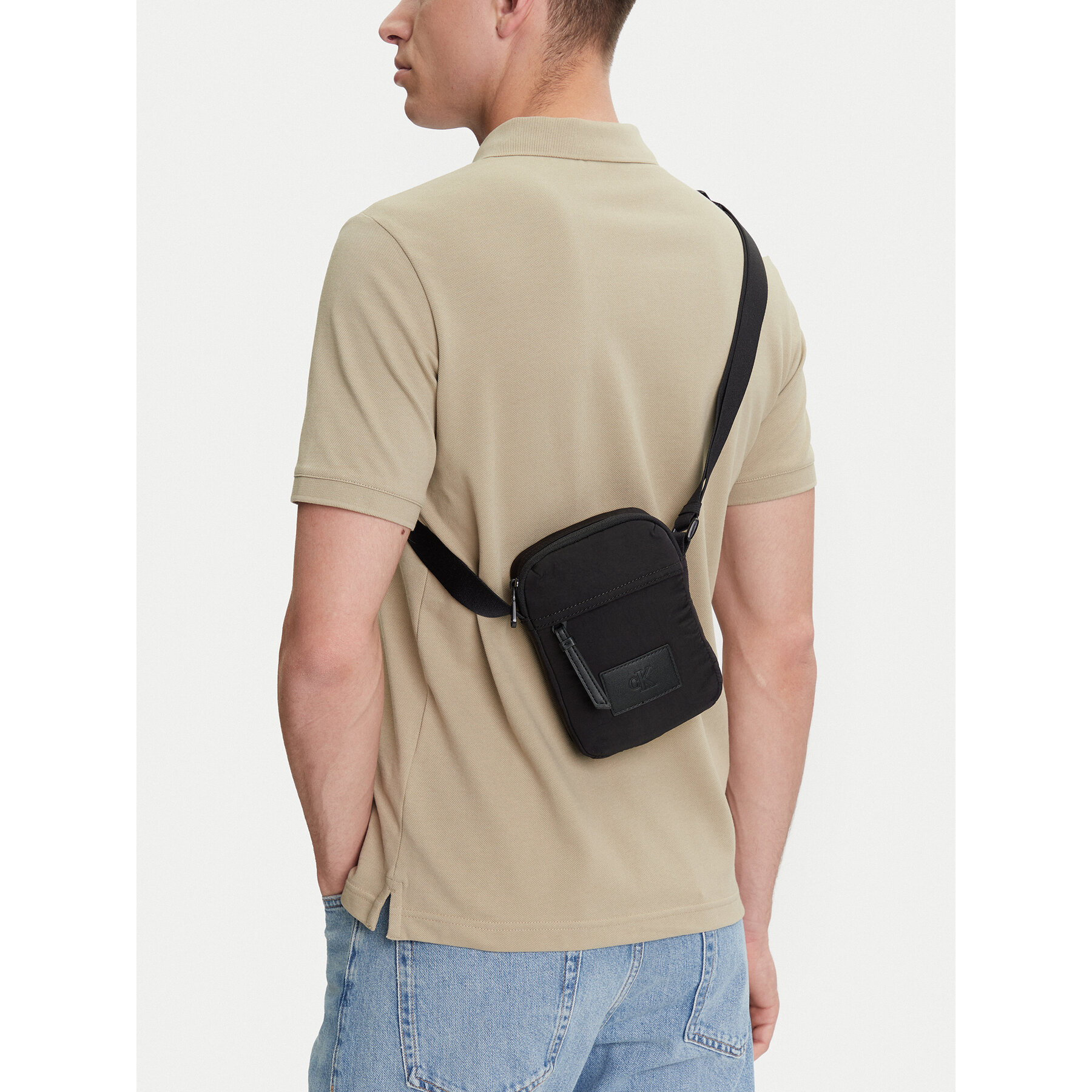 Válltáska Calvin Klein Jeans Metro Nylon Reporter Bag LV04G3089G Fekete