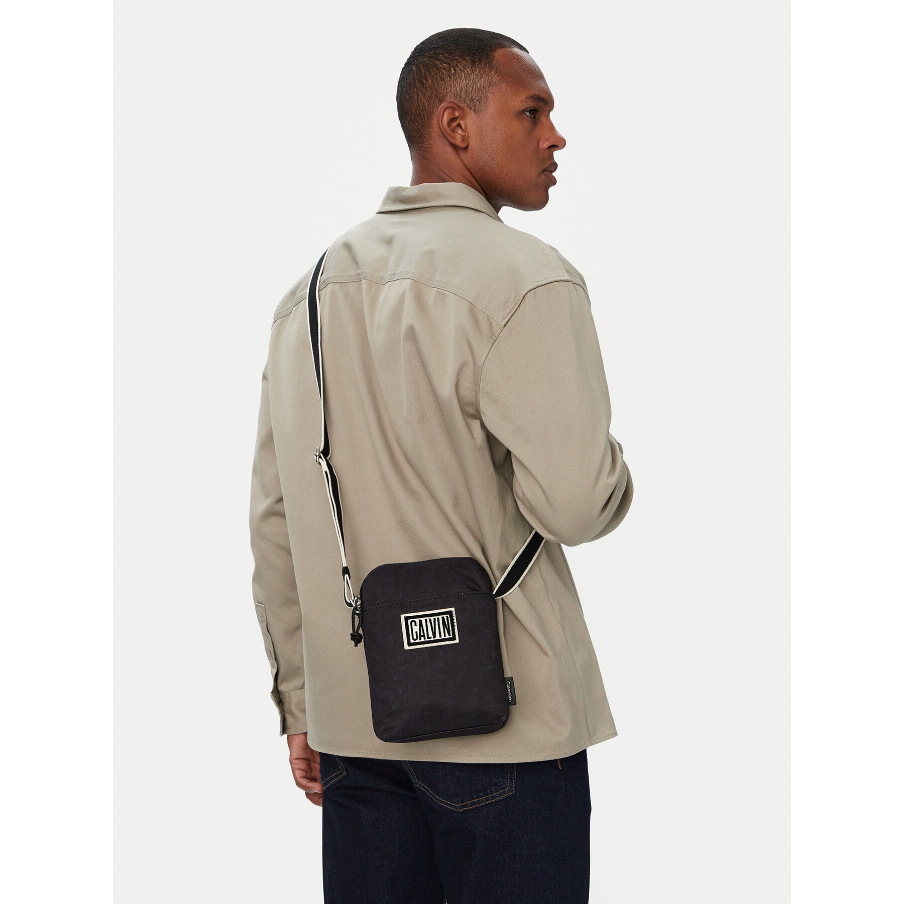 Мъжка чантичка Calvin Klein Ssnl Graphic Reporter LV04D3627G Черен