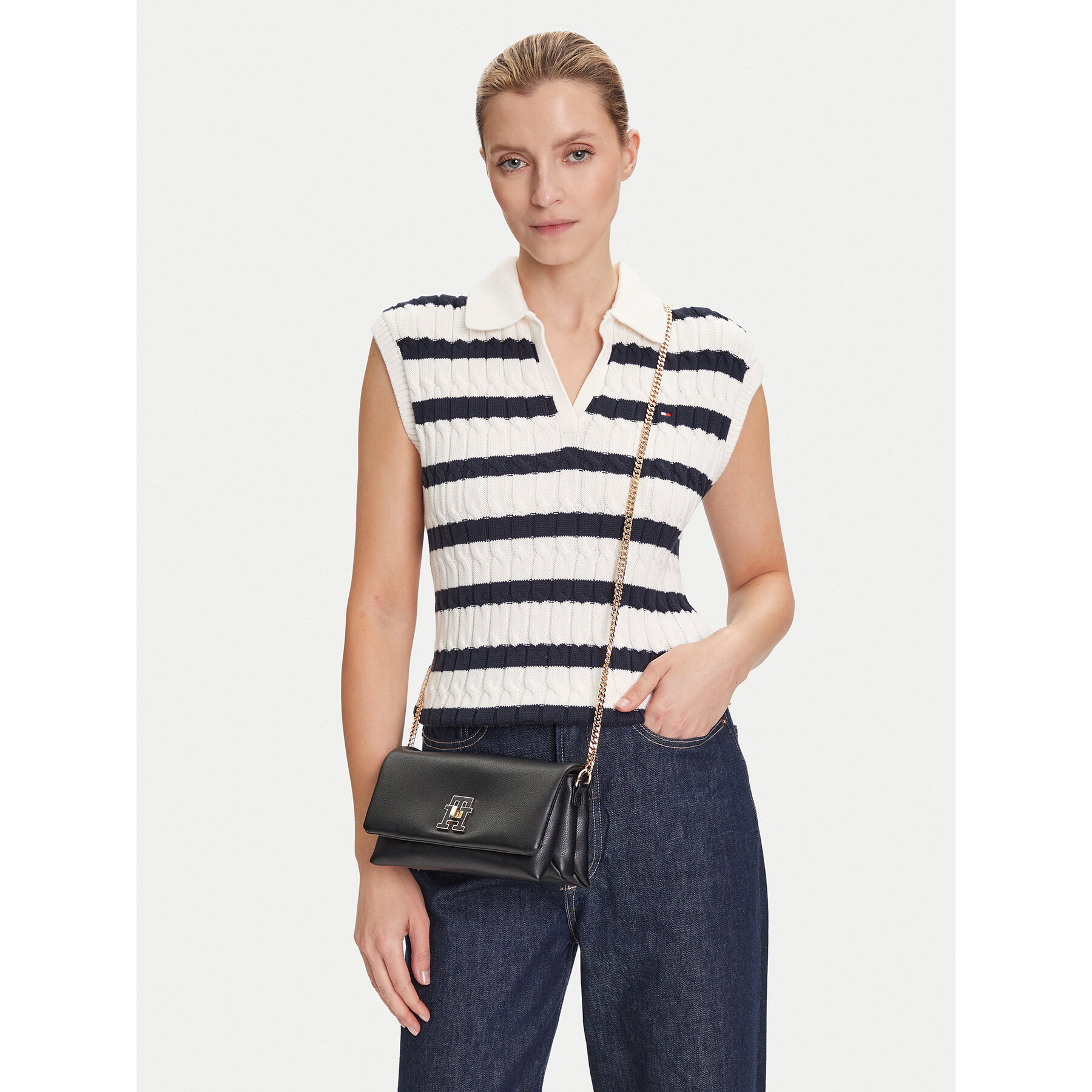 Geantă Tommy Hilfiger Th Modern Mini Crossover AW0AW17462 Negru