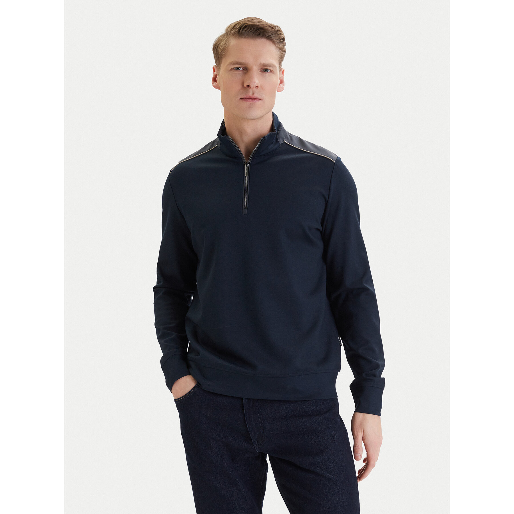 Bugatti Pullover 8550-15123E Dunkelblau Regular Fit