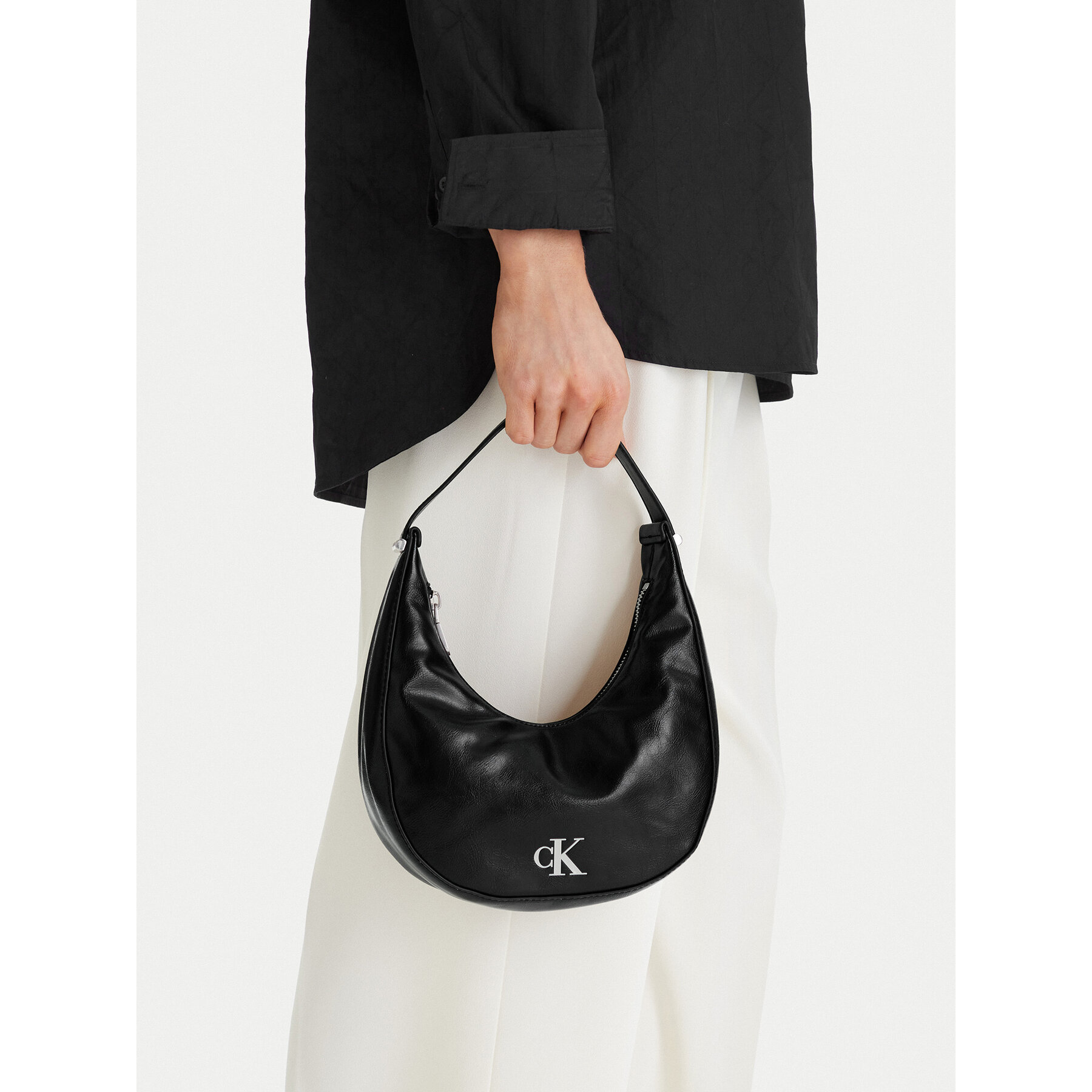 Torbica Calvin Klein Buckle Small Bag LV04F3513G Crna