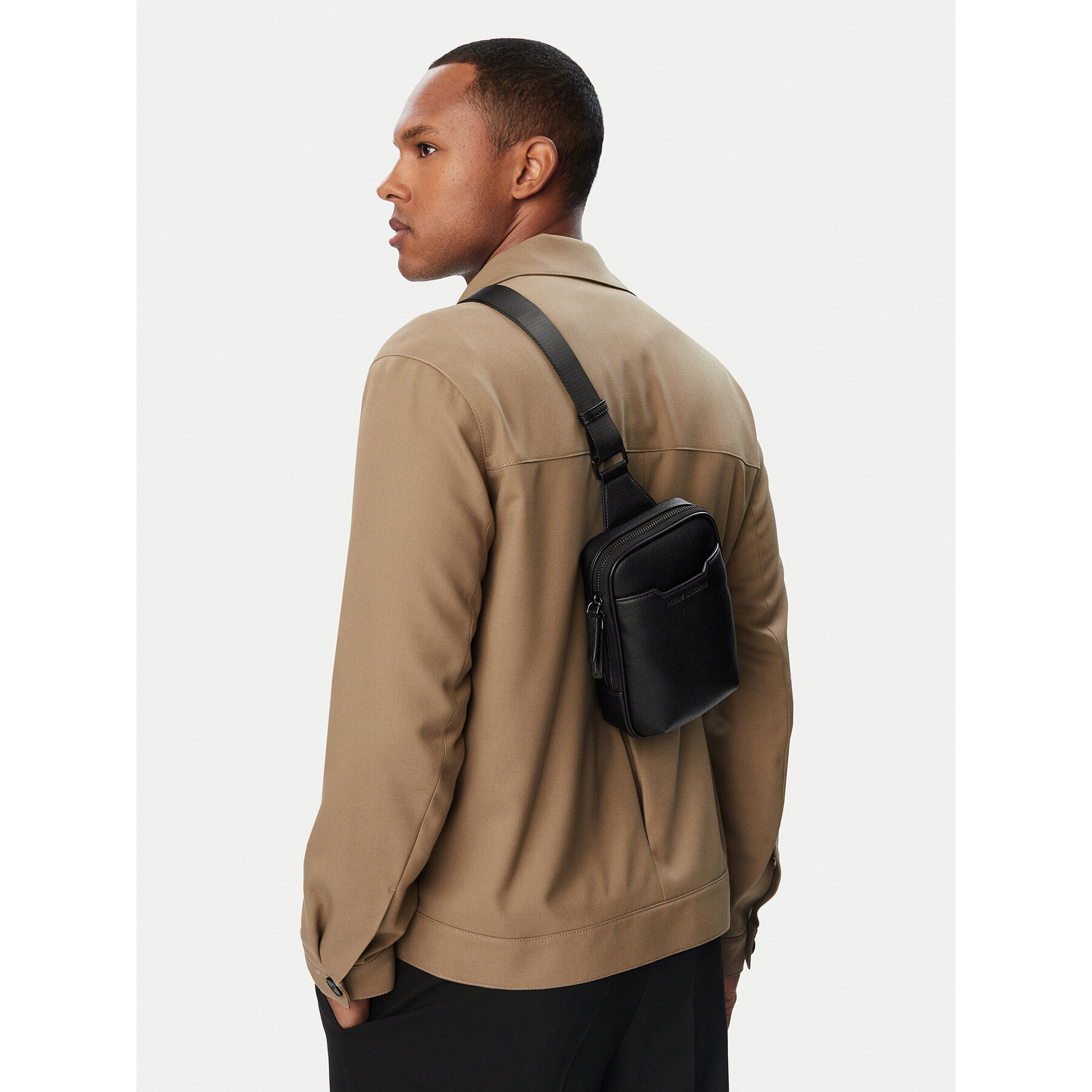 Geantă crossover Armani Exchange XM002587 AF22651 UC001 Negru