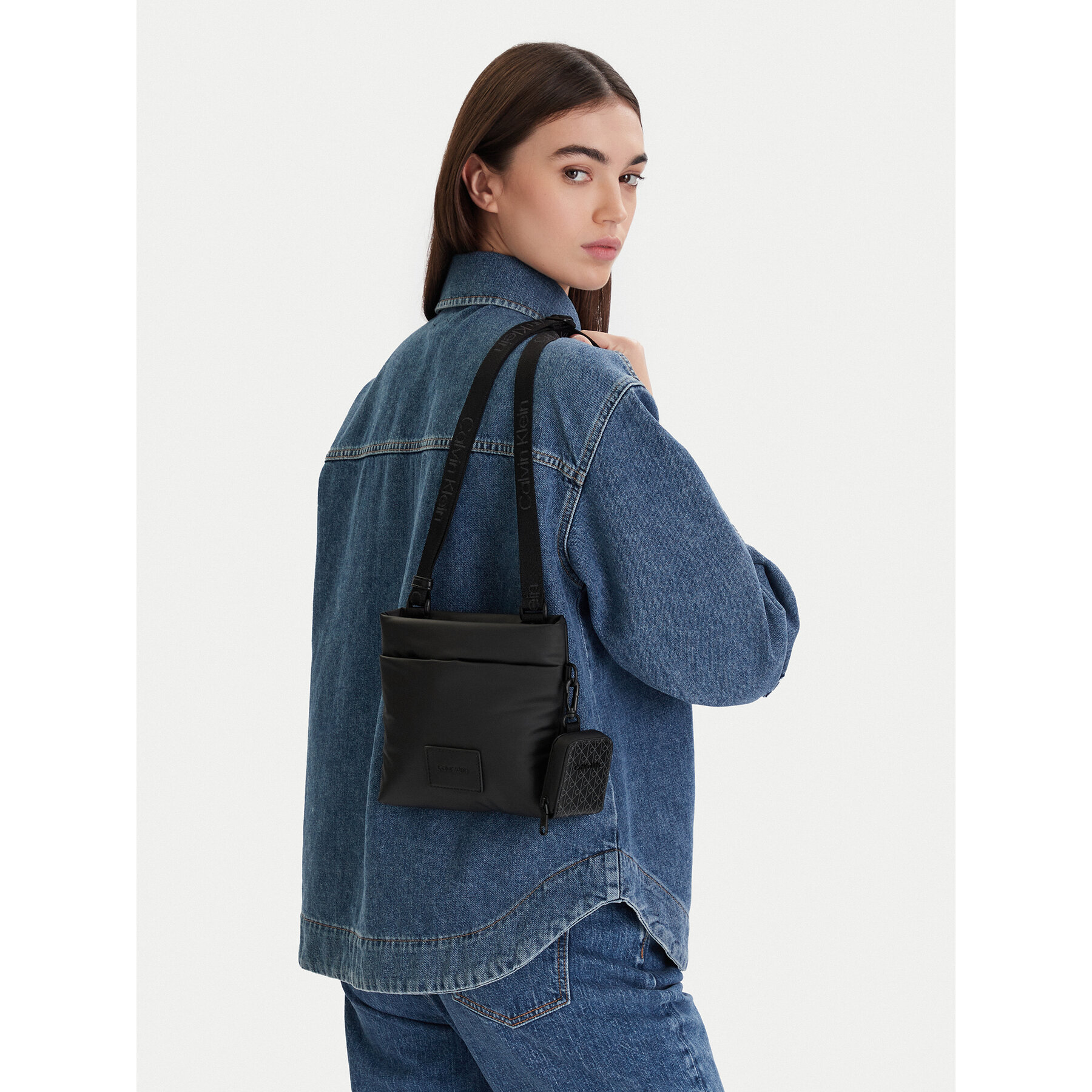 Torbica za okrog pasu Calvin Klein Puffer Utility Flatpack LV04D3224G Črna