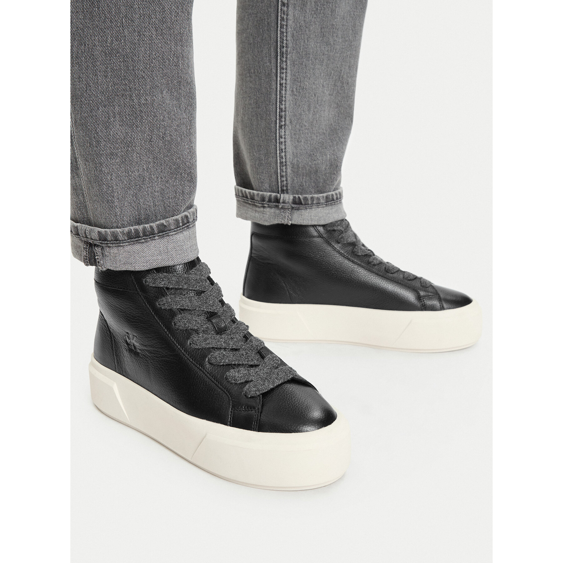 Сникърси Calvin Klein Flatform Mid Laceup Lth Wl HW0HW03230 Черен