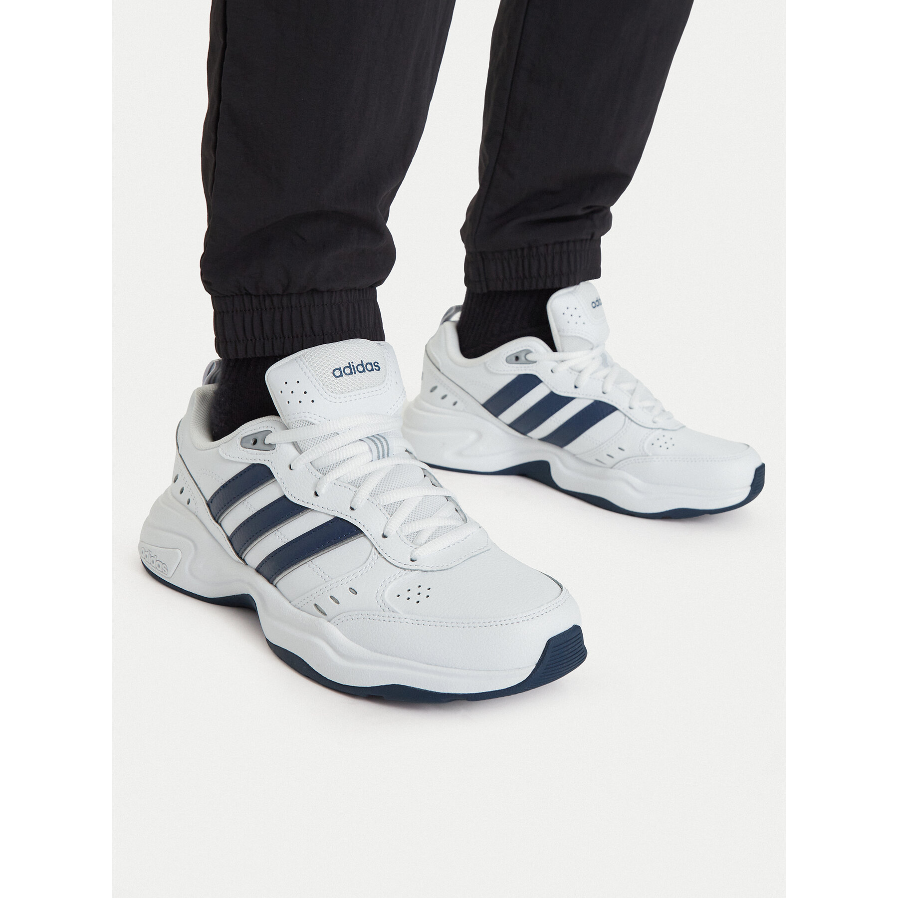 Sneakersy adidas Strutter EG2654 Biela