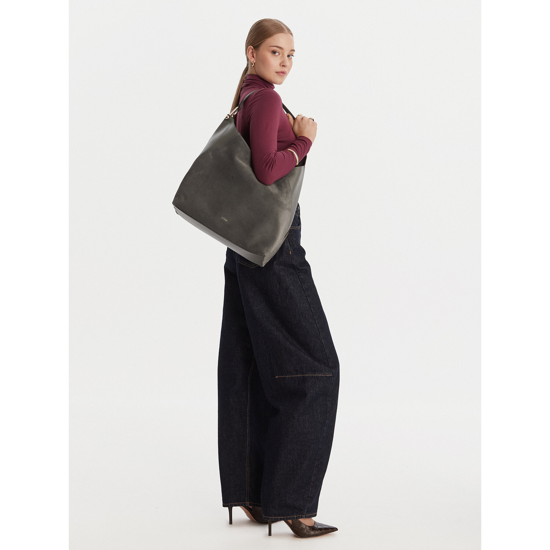 Ročna torba Furla Lara L WB01876 BX1895 BG 4285S Siva