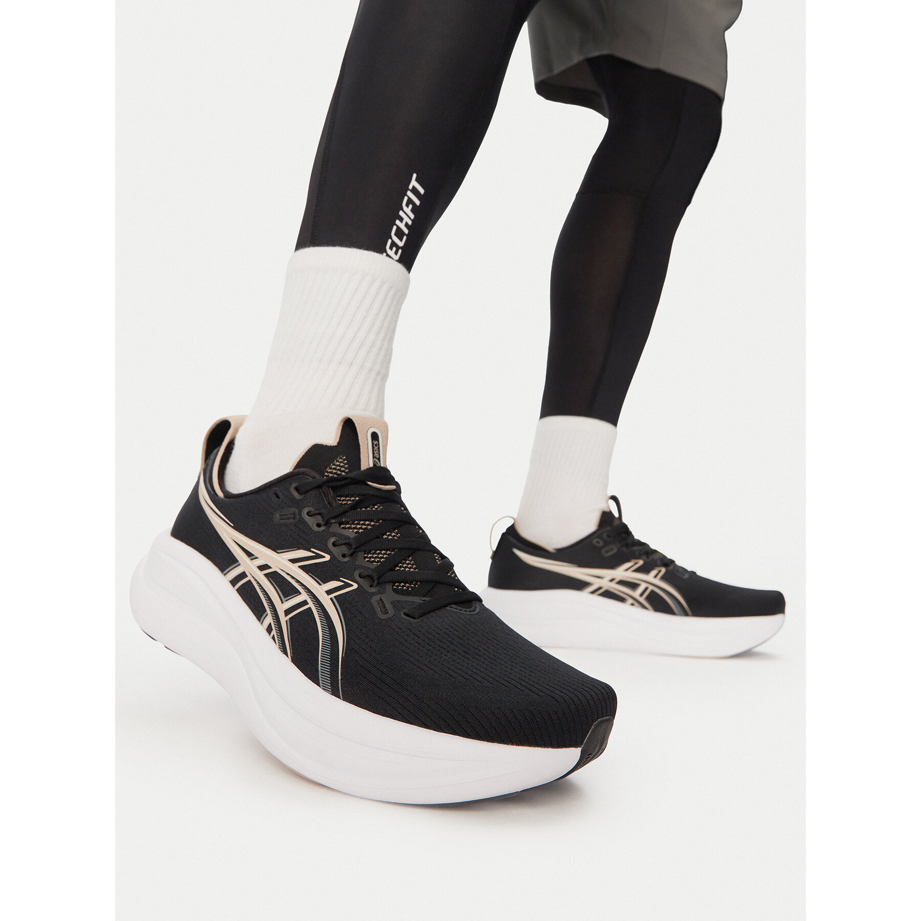 Pantofi pentru alergare Asics Gel-Nimbus 28 1011C127 Negru
