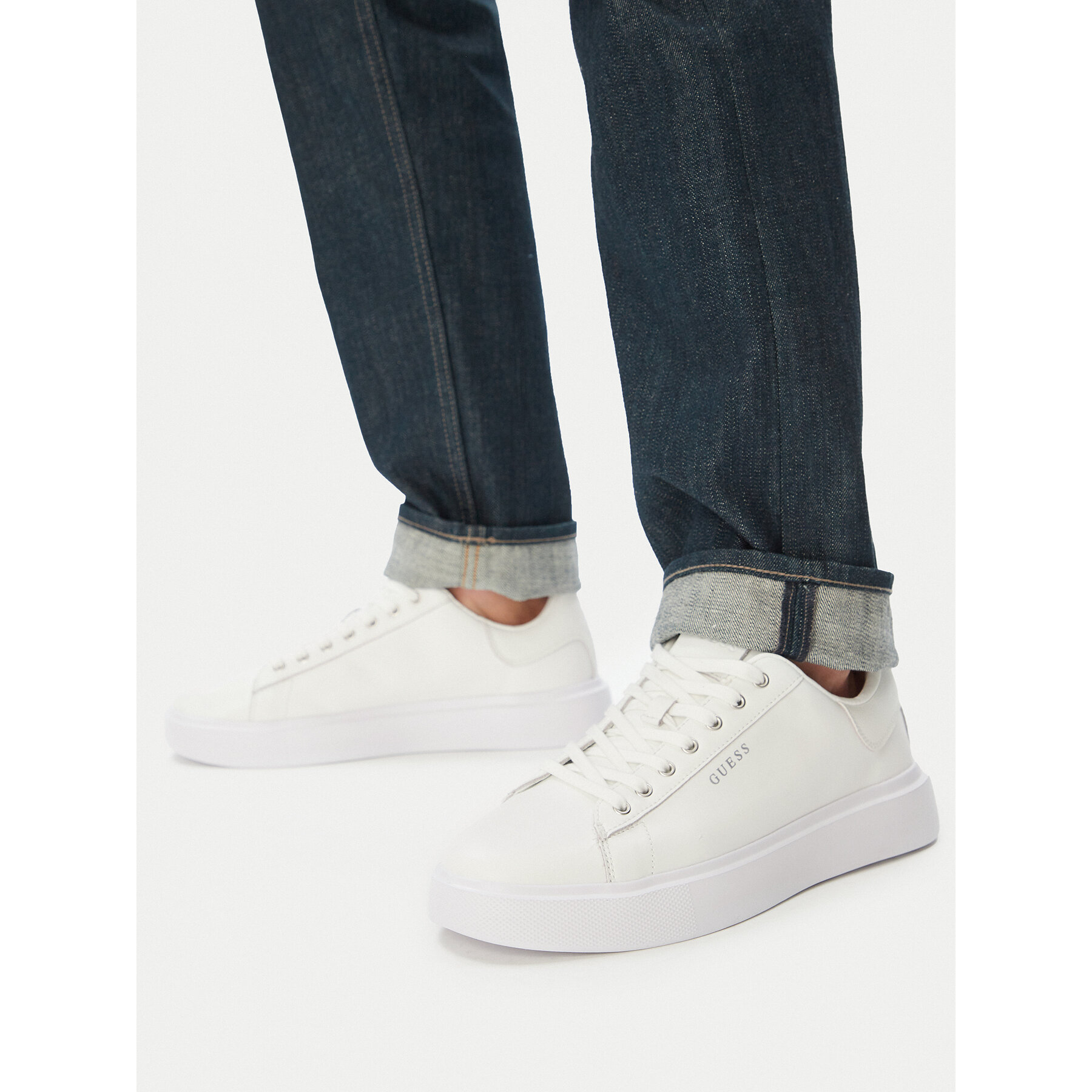 Sneakers Guess FMJAVI LEA12 Alb