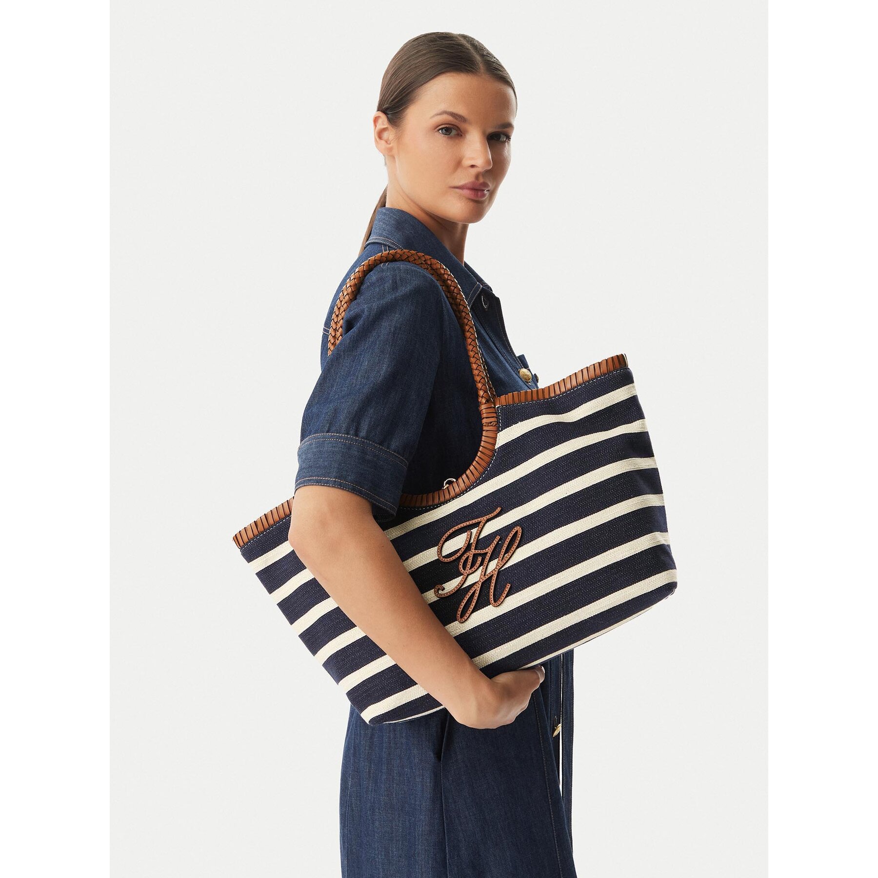 Дамска чанта Tommy Hilfiger AW0AW18400 Тъмносин