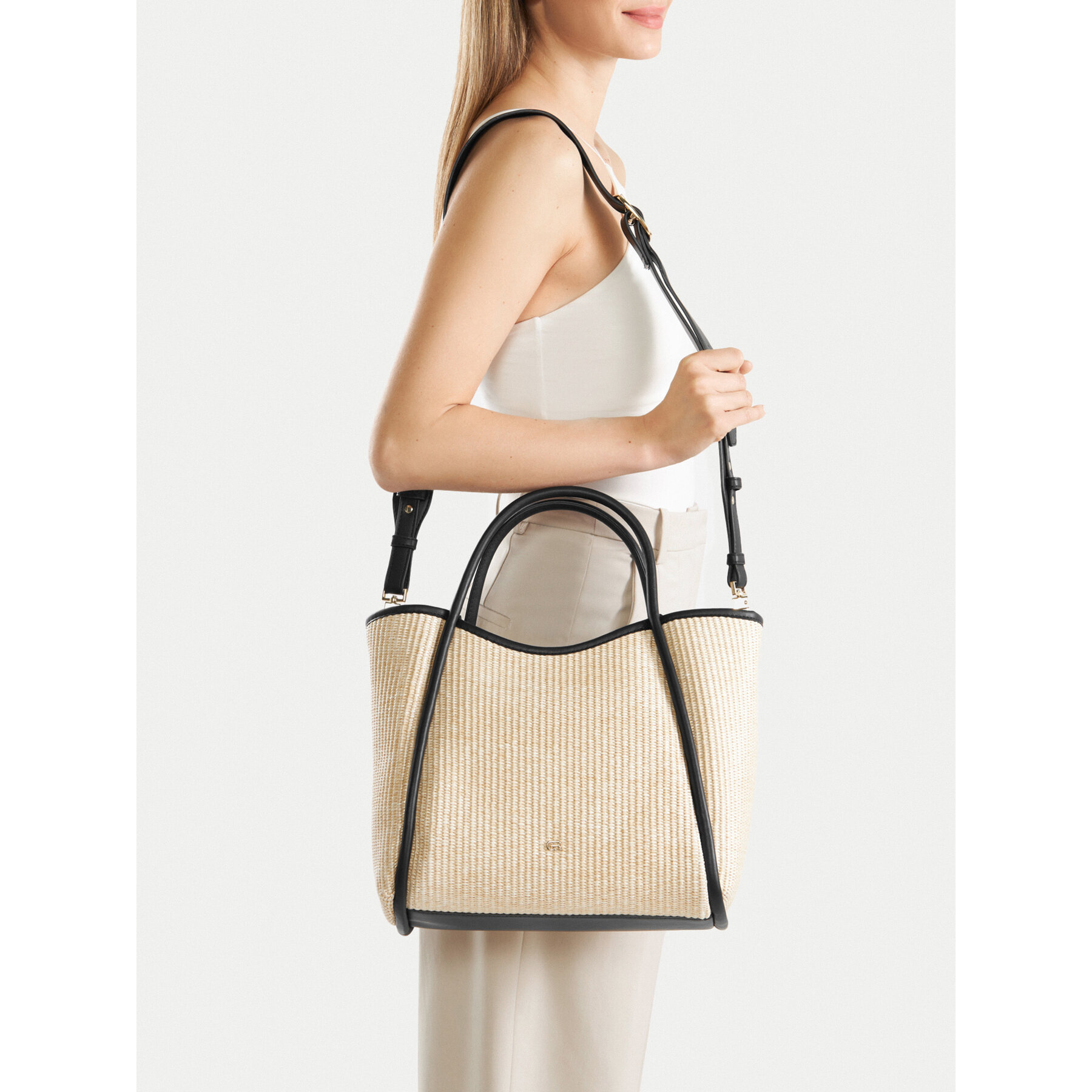 Дамска чанта Gino Rossi TYLO-11 Бежов