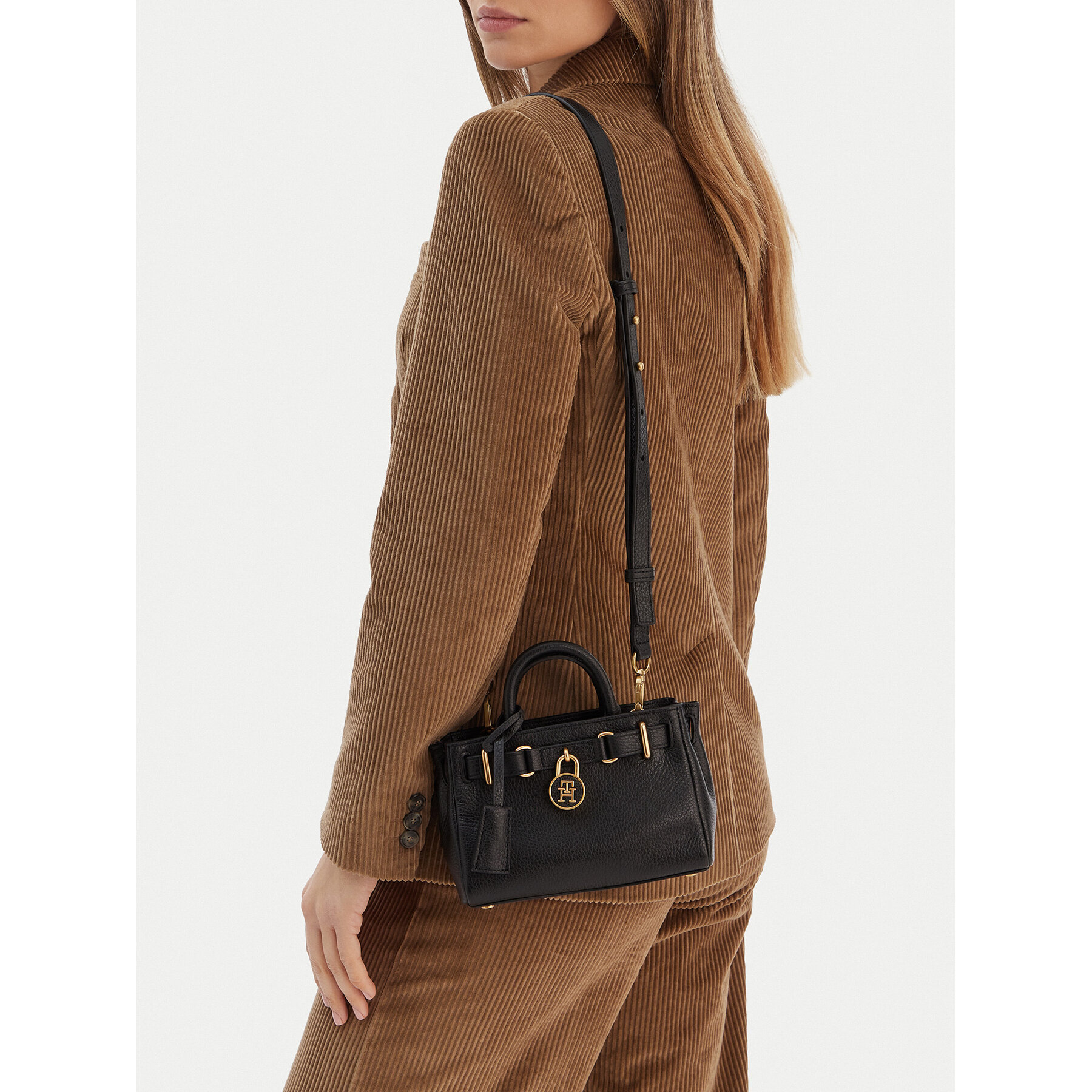 Дамска чанта Tommy Hilfiger American Icon Micro Tote Leather AW0AW18167 Черен