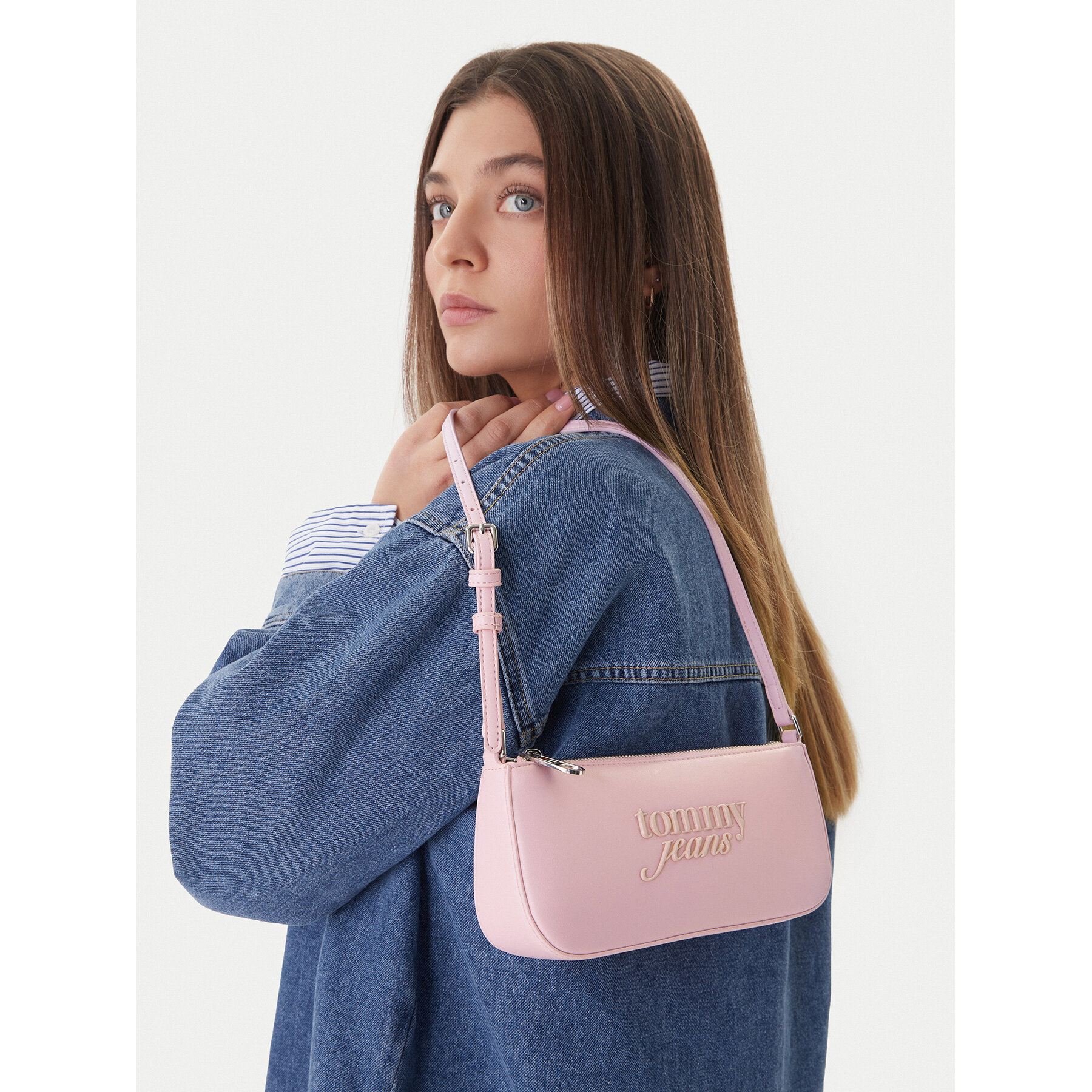Táska Tommy Jeans Tjw Must Shoulder Bag AW0AW18449 Rózsaszín