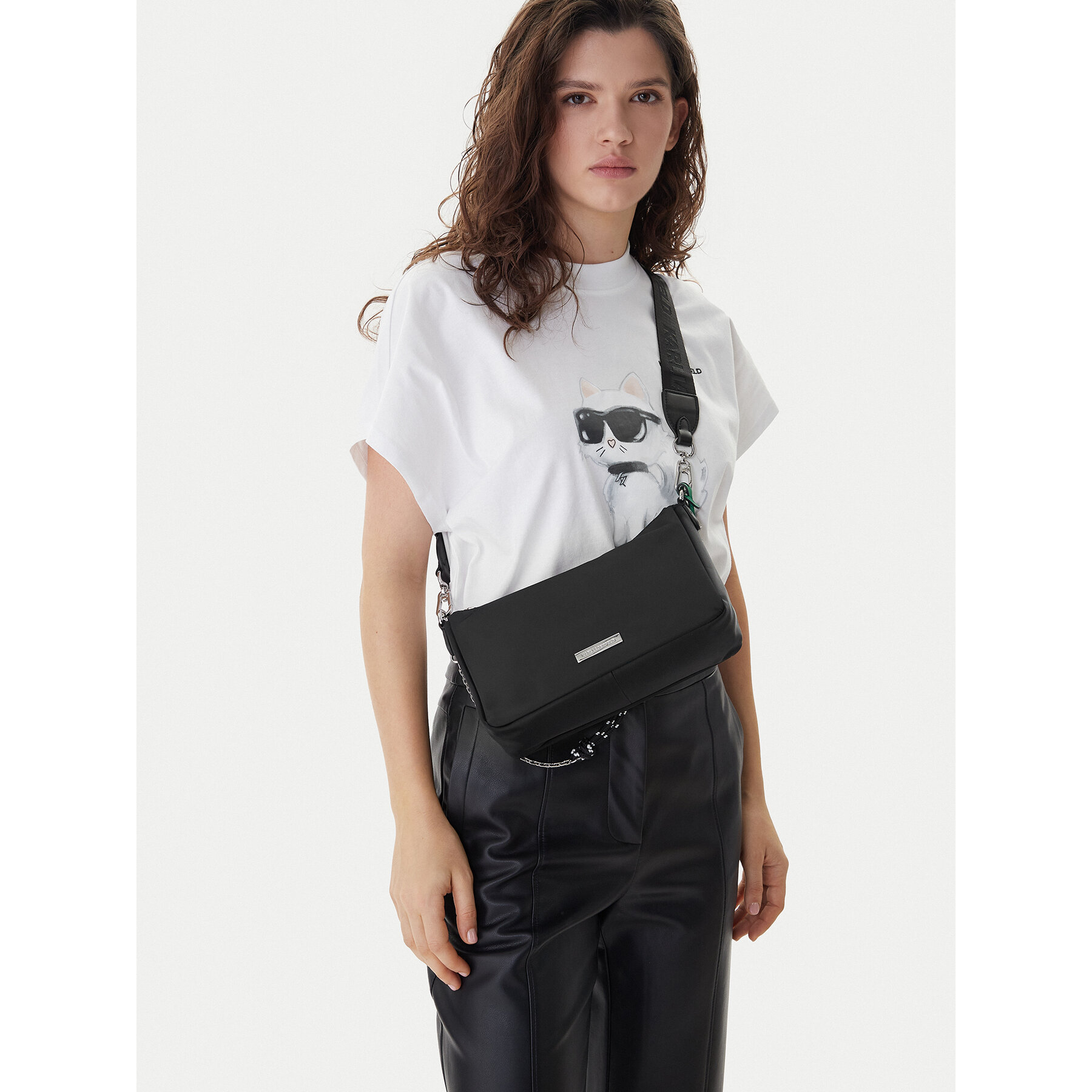 Ročna torba KARL LAGERFELD B1W30018 Črna