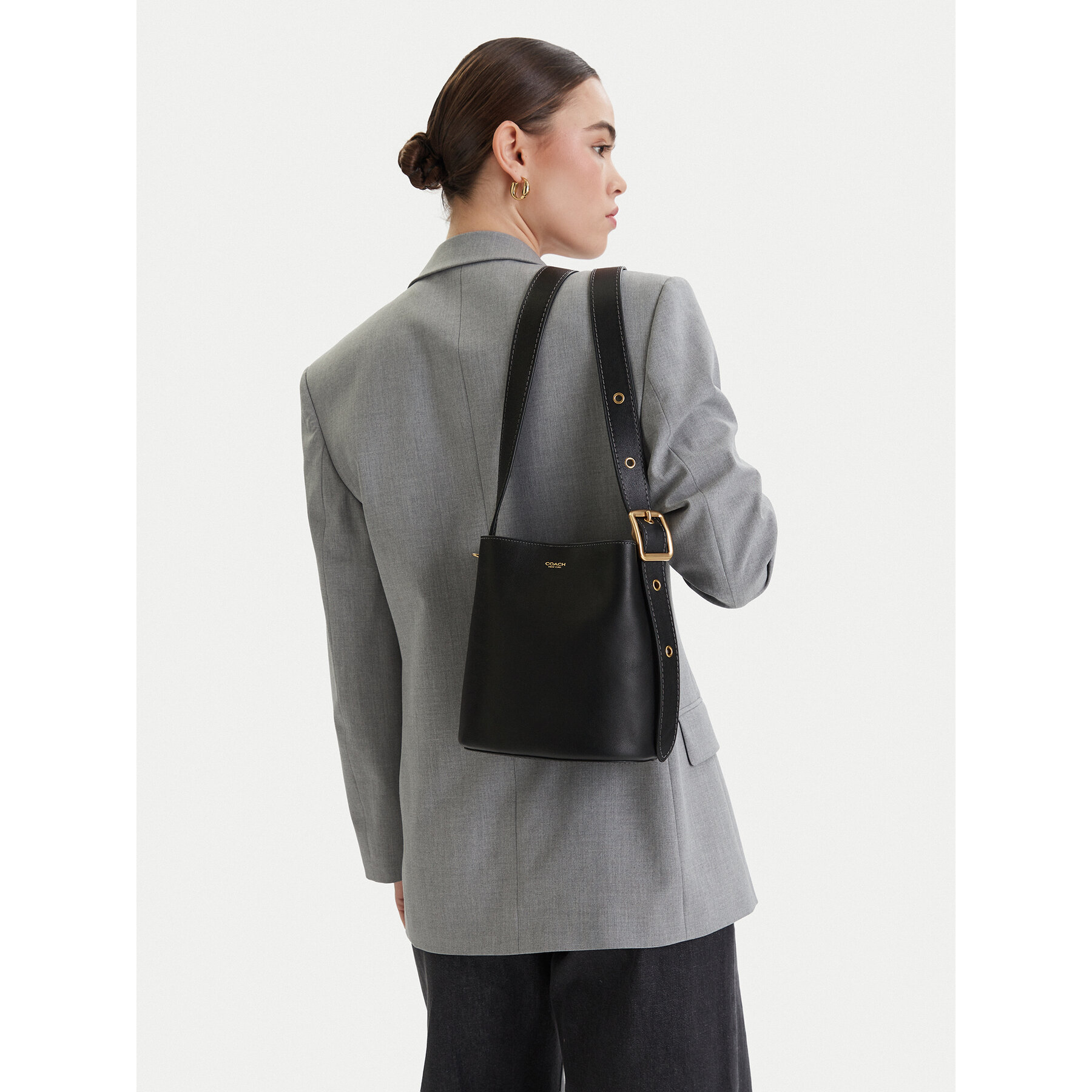Ročna torba Coach Bleecker Bucket Bag 21 CCX07 Črna