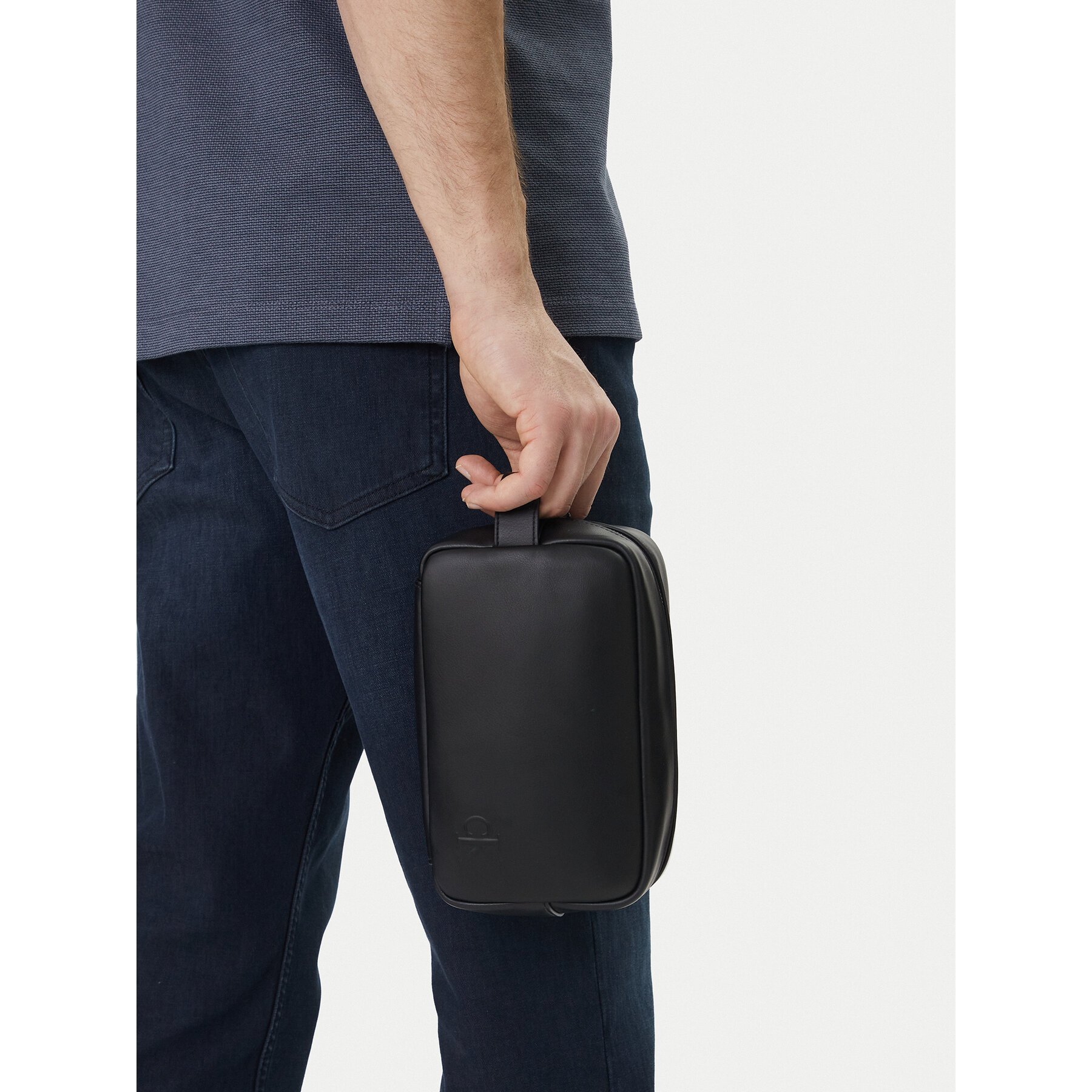 Τσαντάκι Calvin Klein Bold Ck Dopp Kit LV04D1140G Μαύρο