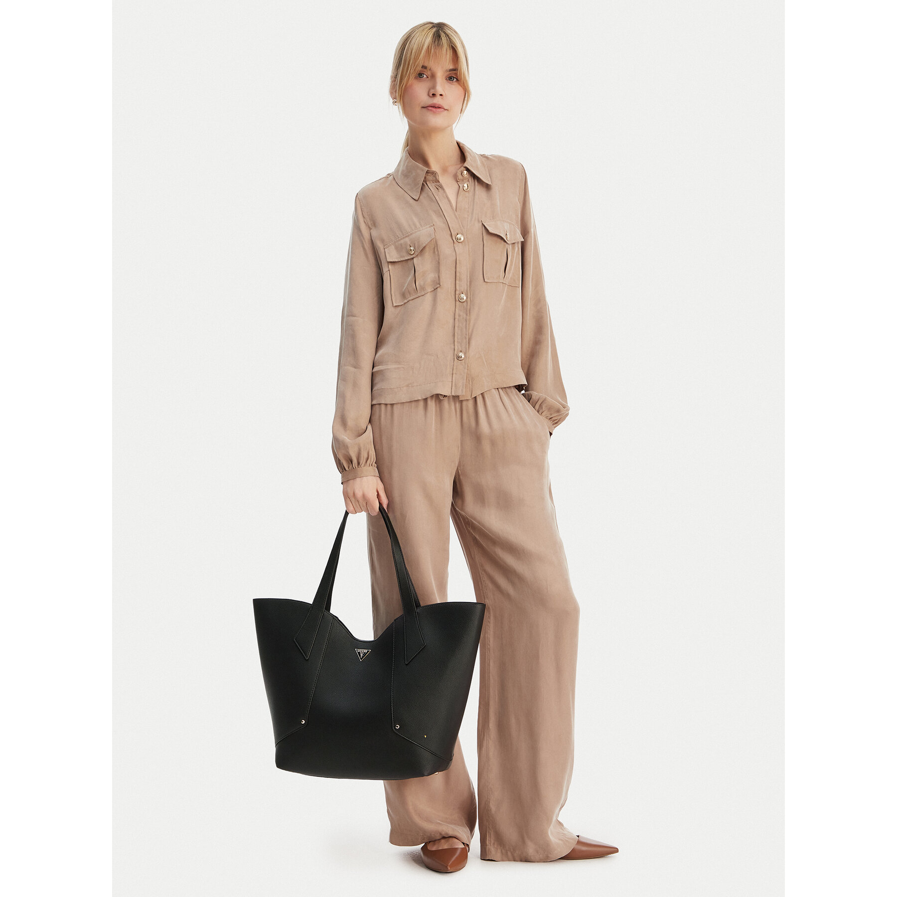 Τσάντα Guess Darcy HWBG99 14240 Μαύρο