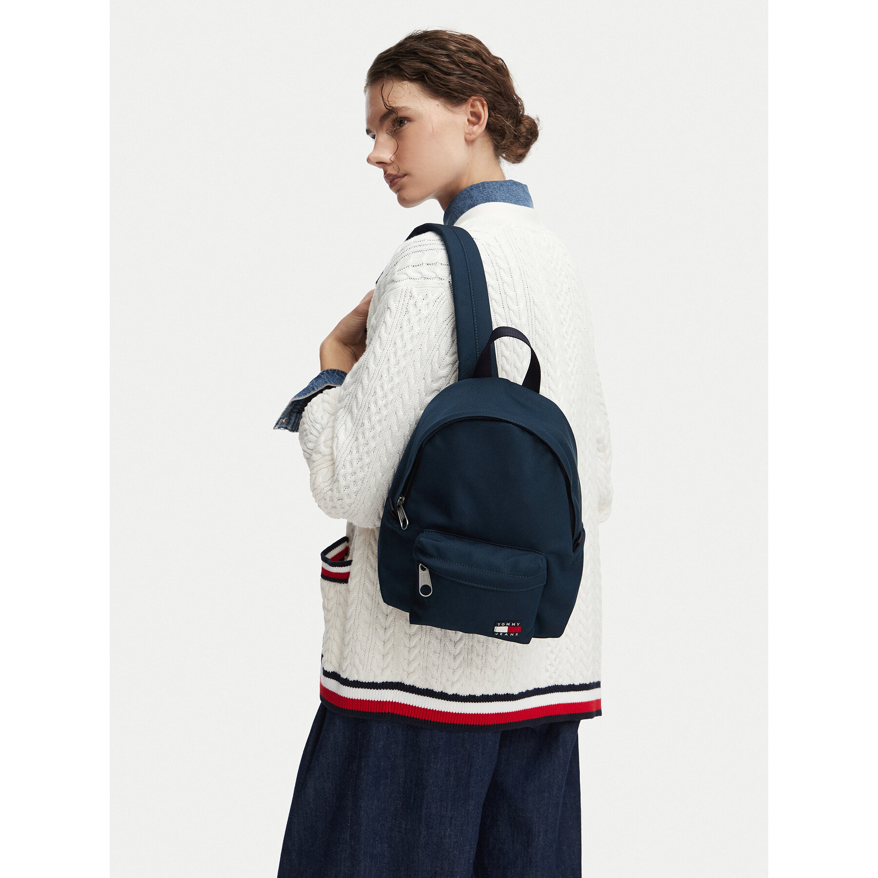Ruksak Tommy Jeans Tjw Ess Daily Dome Backpack AW0AW18648 Tamnoplava
