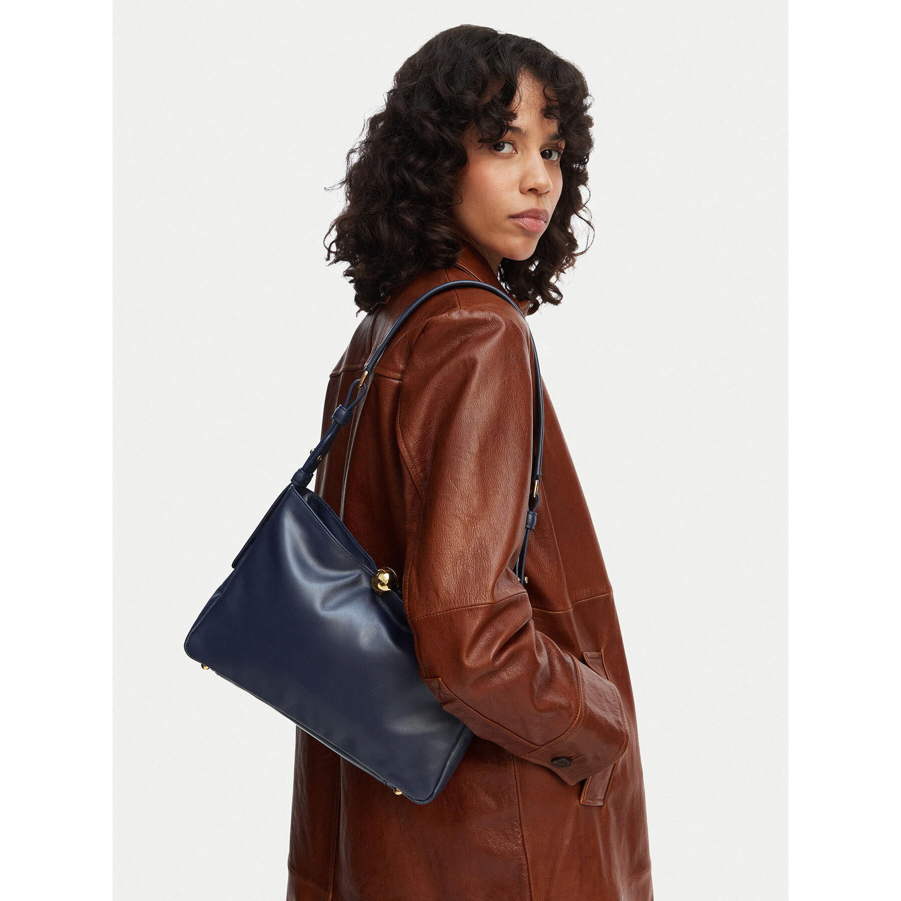 Torbica Furla Sfera M WB01403 BX3168 BG 4852S Tamnoplava