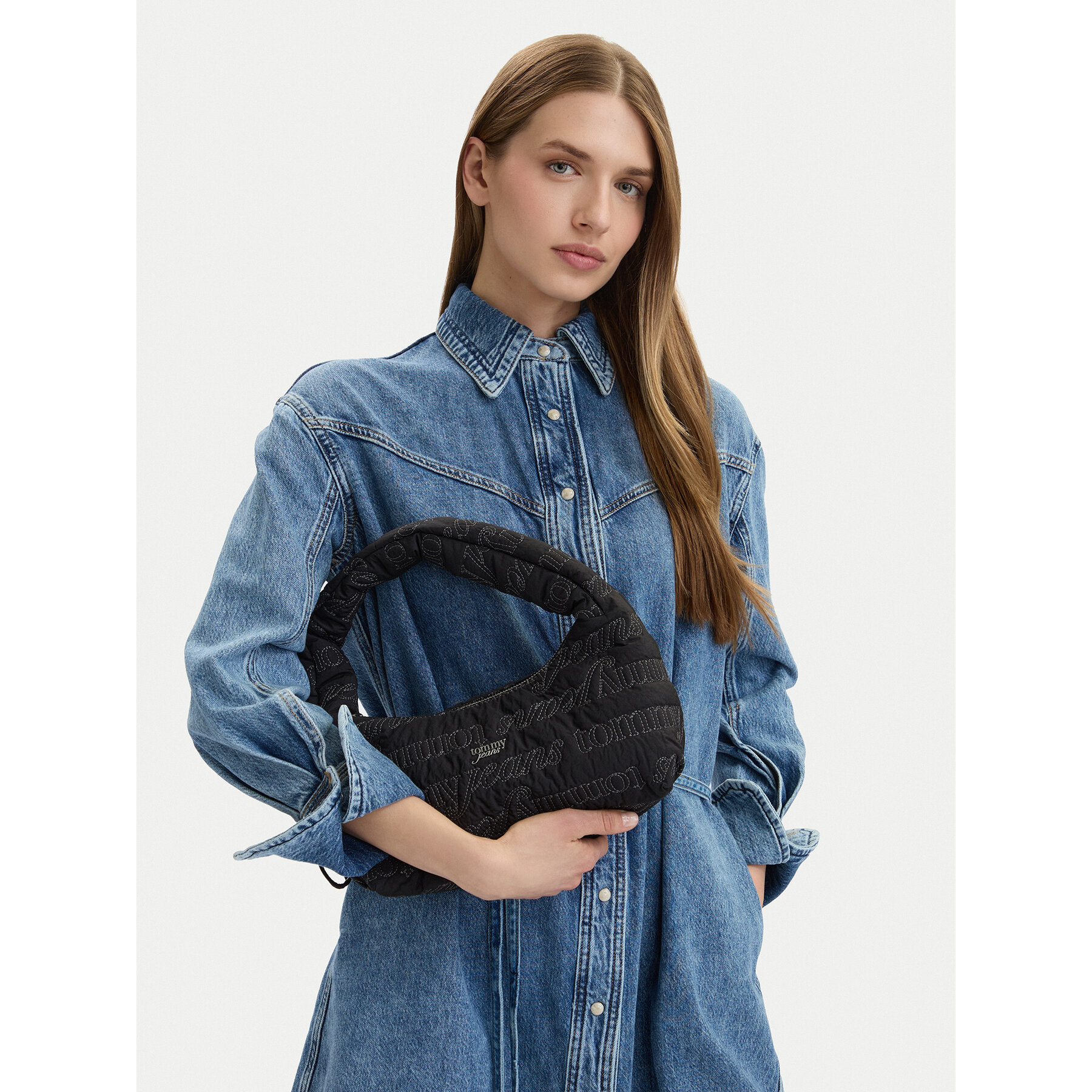 Τσάντα Tommy Jeans Tjw Icon Aop Shoulder Bag AW0AW18467 Μαύρο