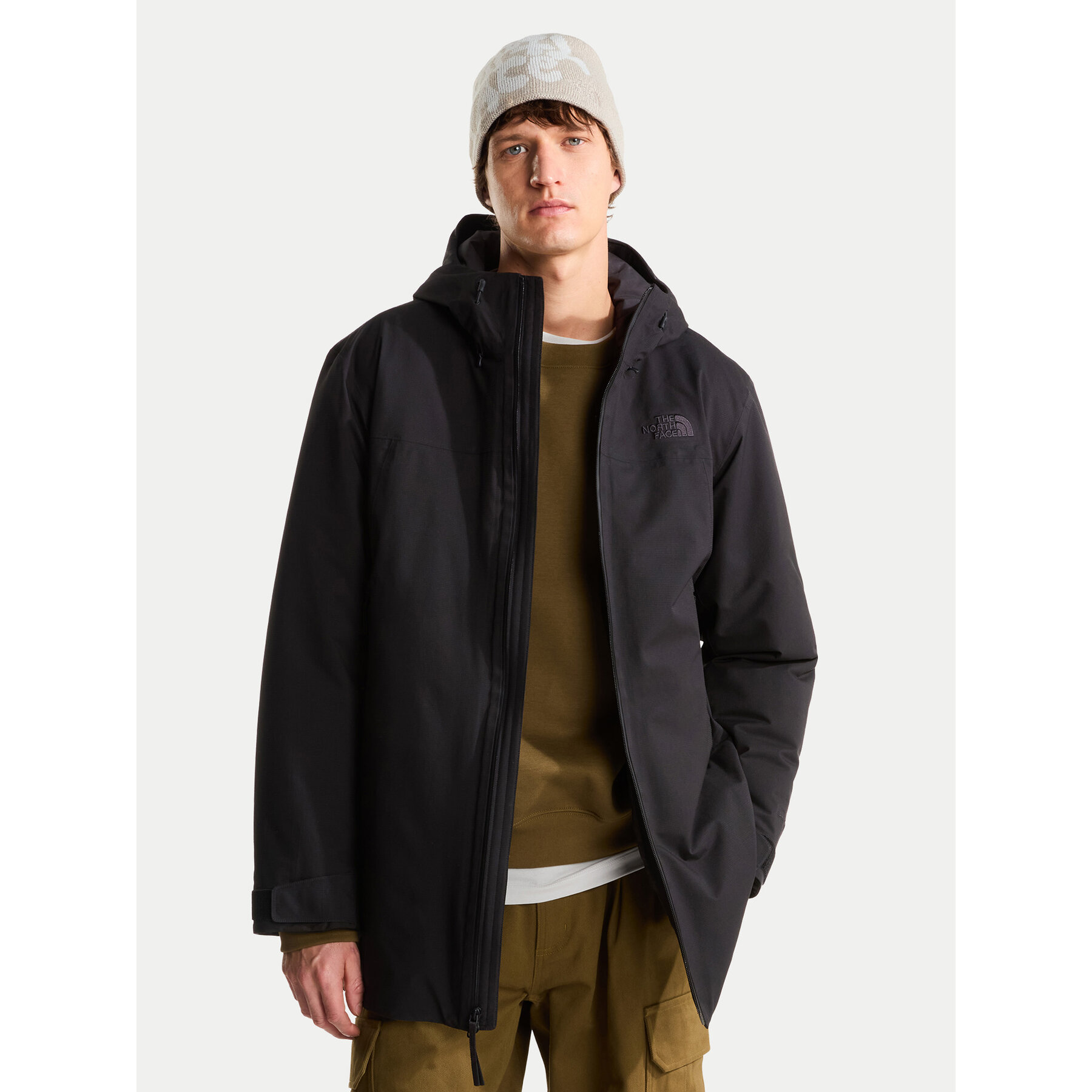 The North Face Übergangsjacke TNF™ Range NF0A8J8QJK31 Schwarz Regular Fit