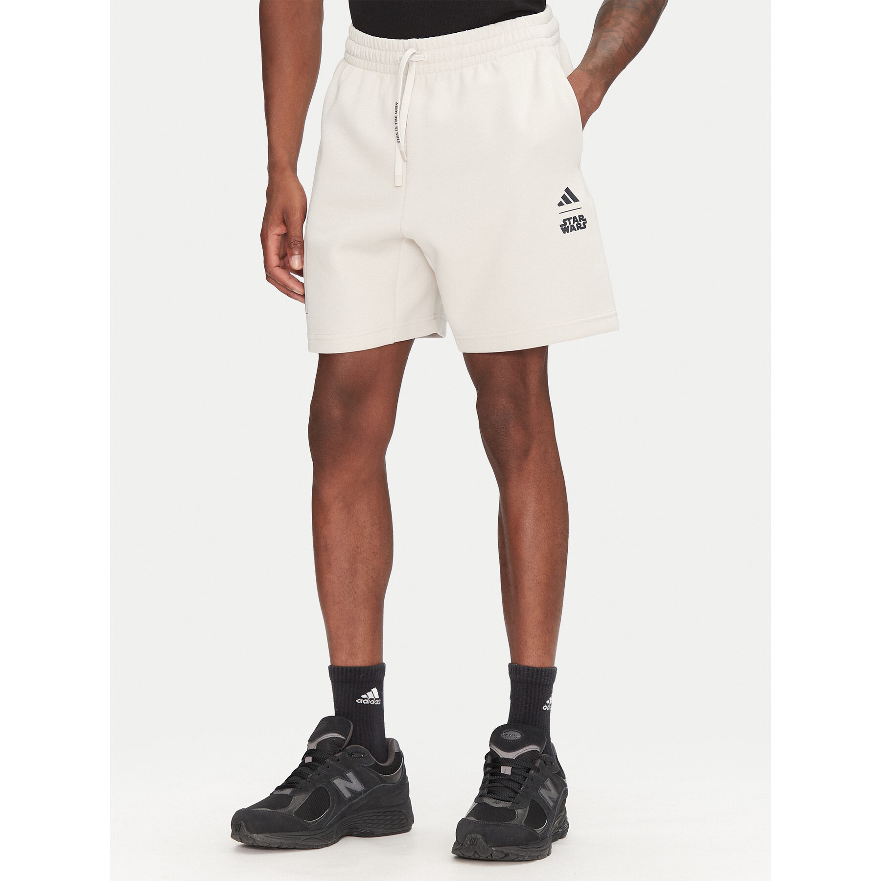 adidas Sportshorts Star Wars The Mandalorian™ JI5721 Beige Regular Fit