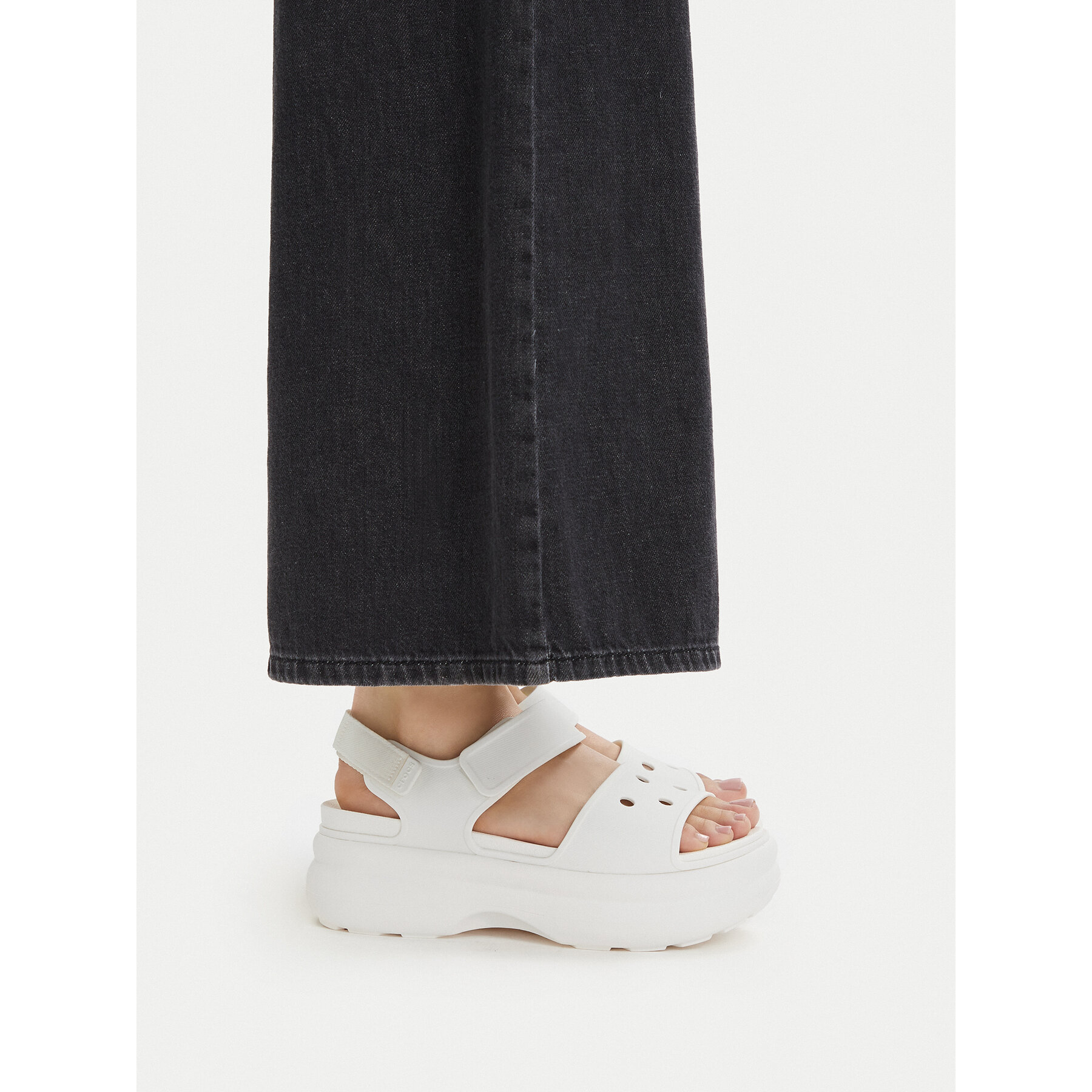 Sandali Crocs Soho Y Strap Sandal 211755 Bež