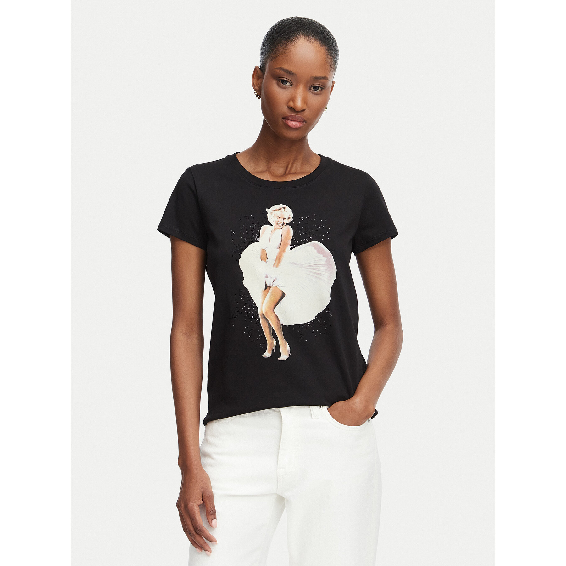 Guess T-shirt W6YI66 K6715 Crna Regular Fit