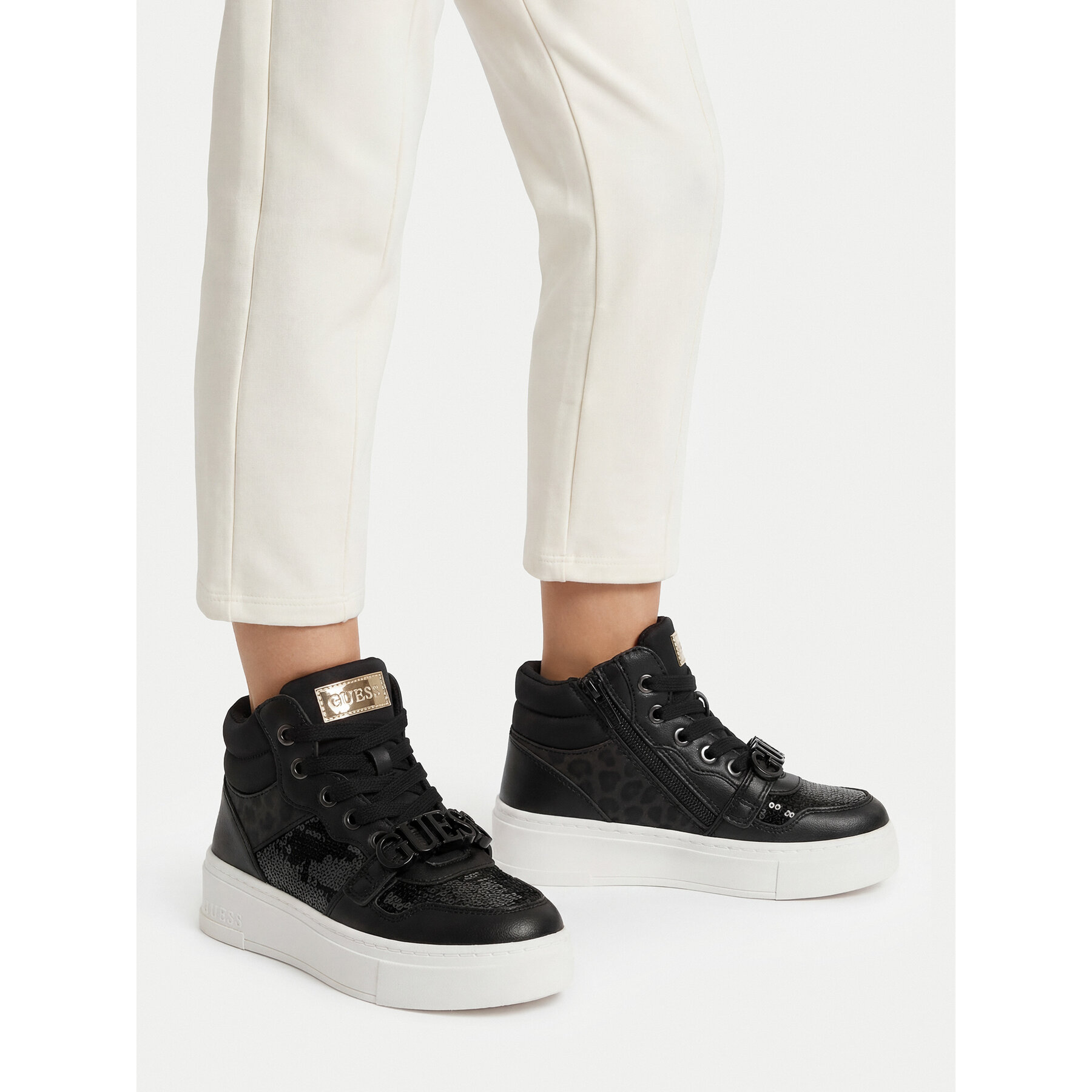 Sneakers Guess CEOWB-AVO-357-05 Negru