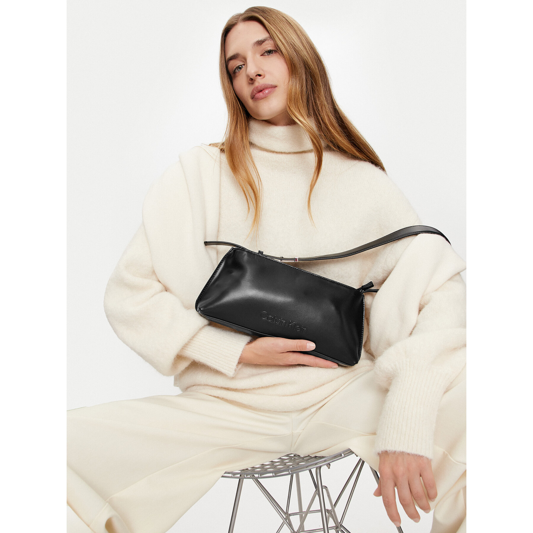 Geantă Calvin Klein Embossed Logo K60K612550 Negru