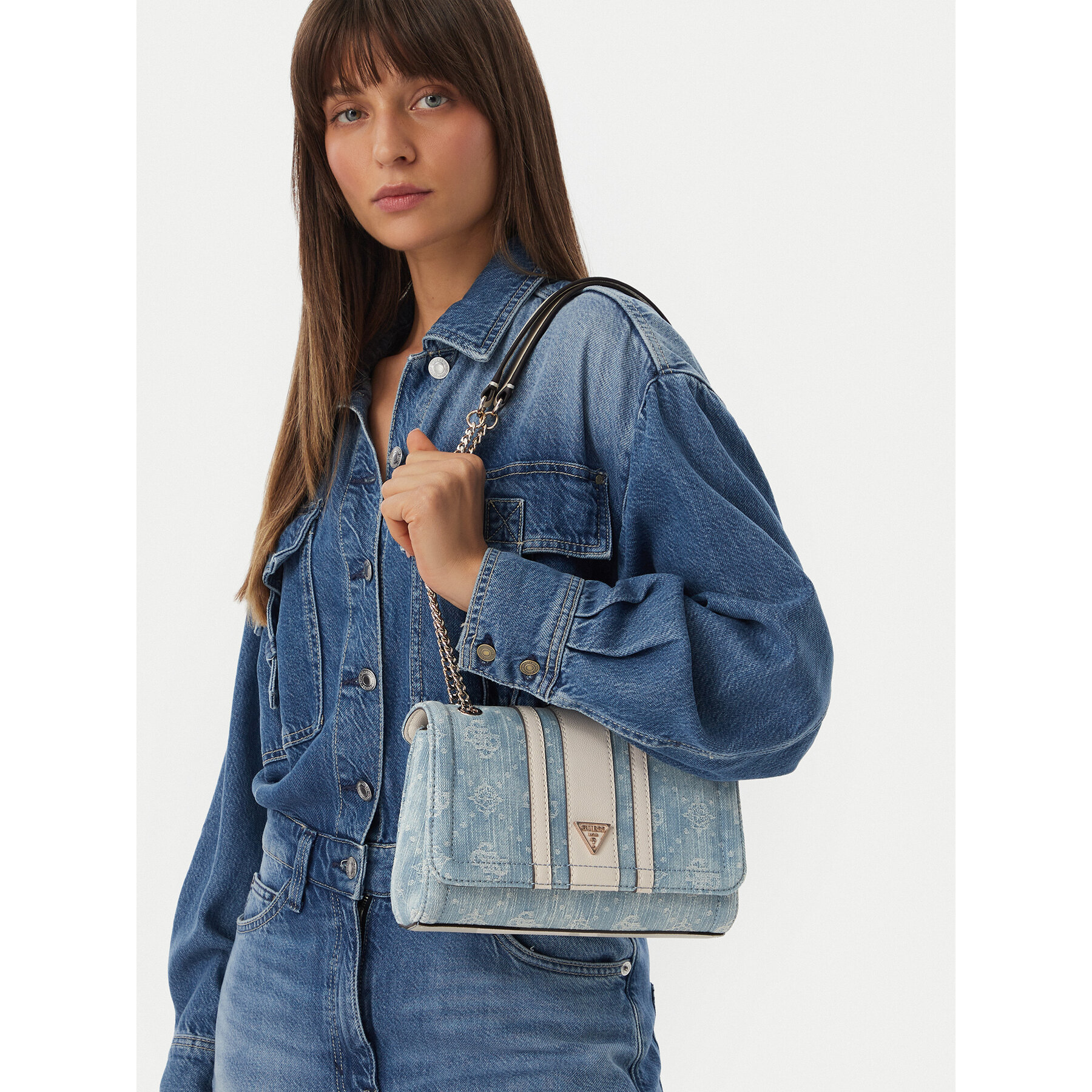 Дамска чанта Guess Noelle II HWDL96 72210 Светлосин