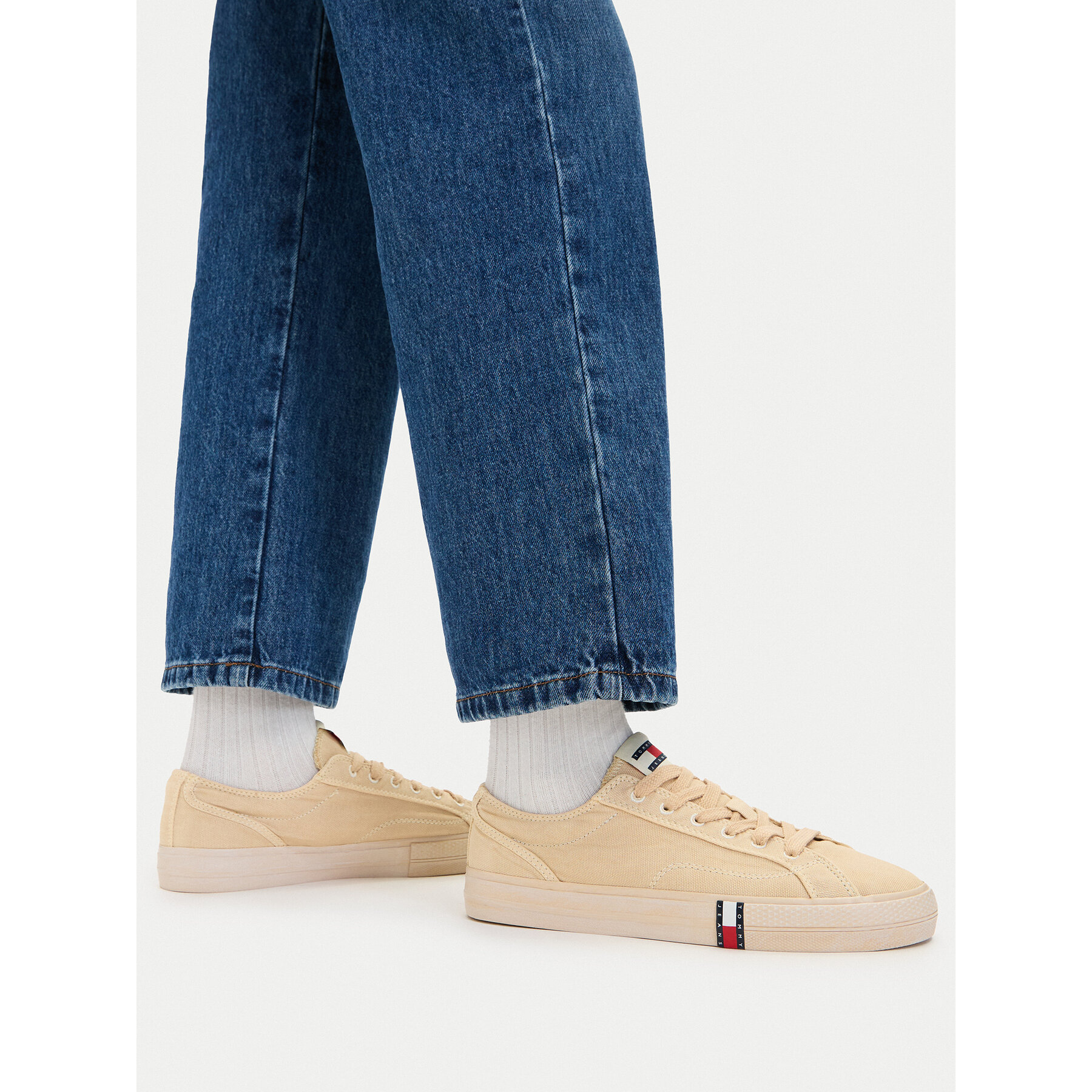 Tenisice Tommy Jeans Archive Vulc Y2K Washed Canvas EN0EN02957 Bež