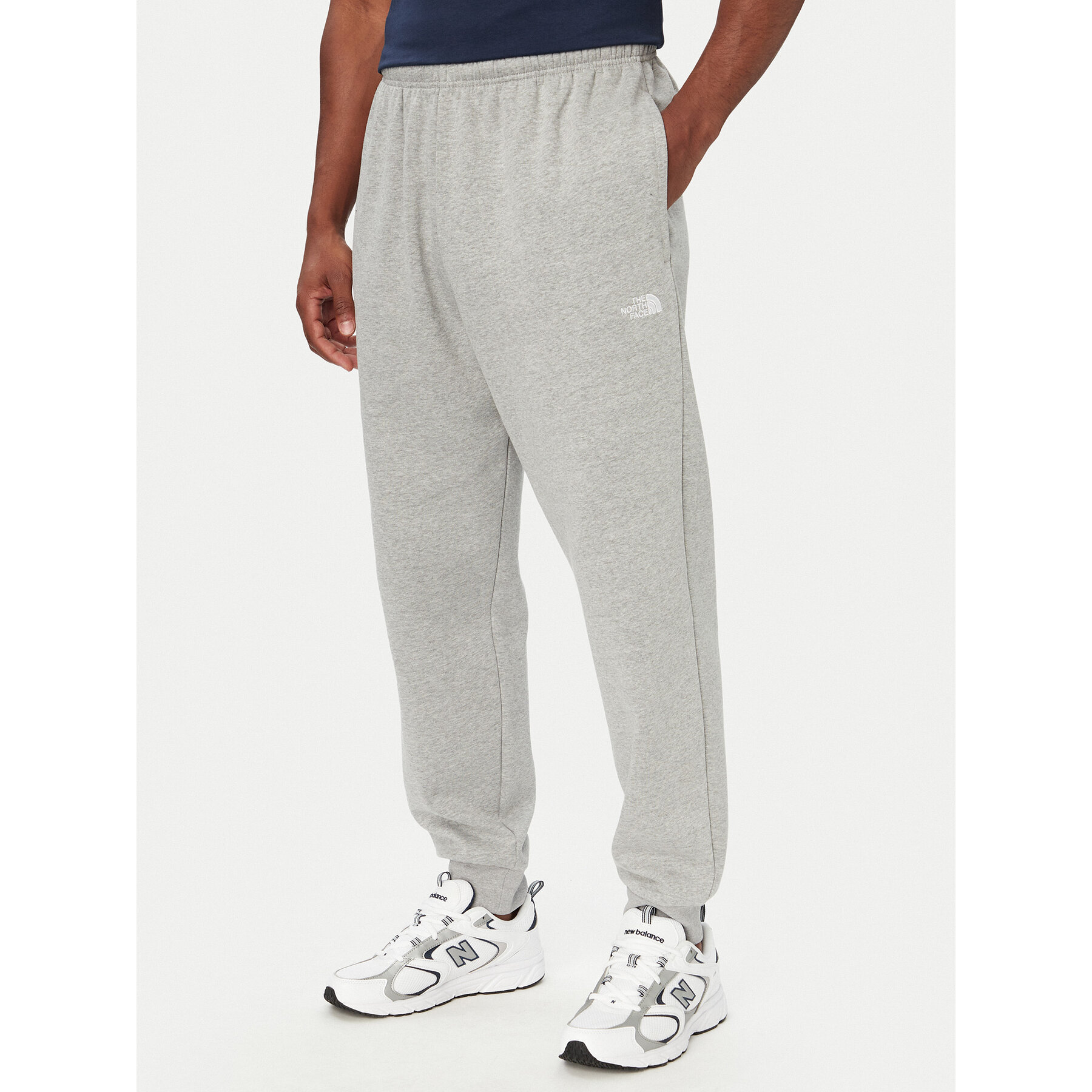 The North Face Jogginghose Evolution Simple Dome NF0A8CWY Grau Regular Fit