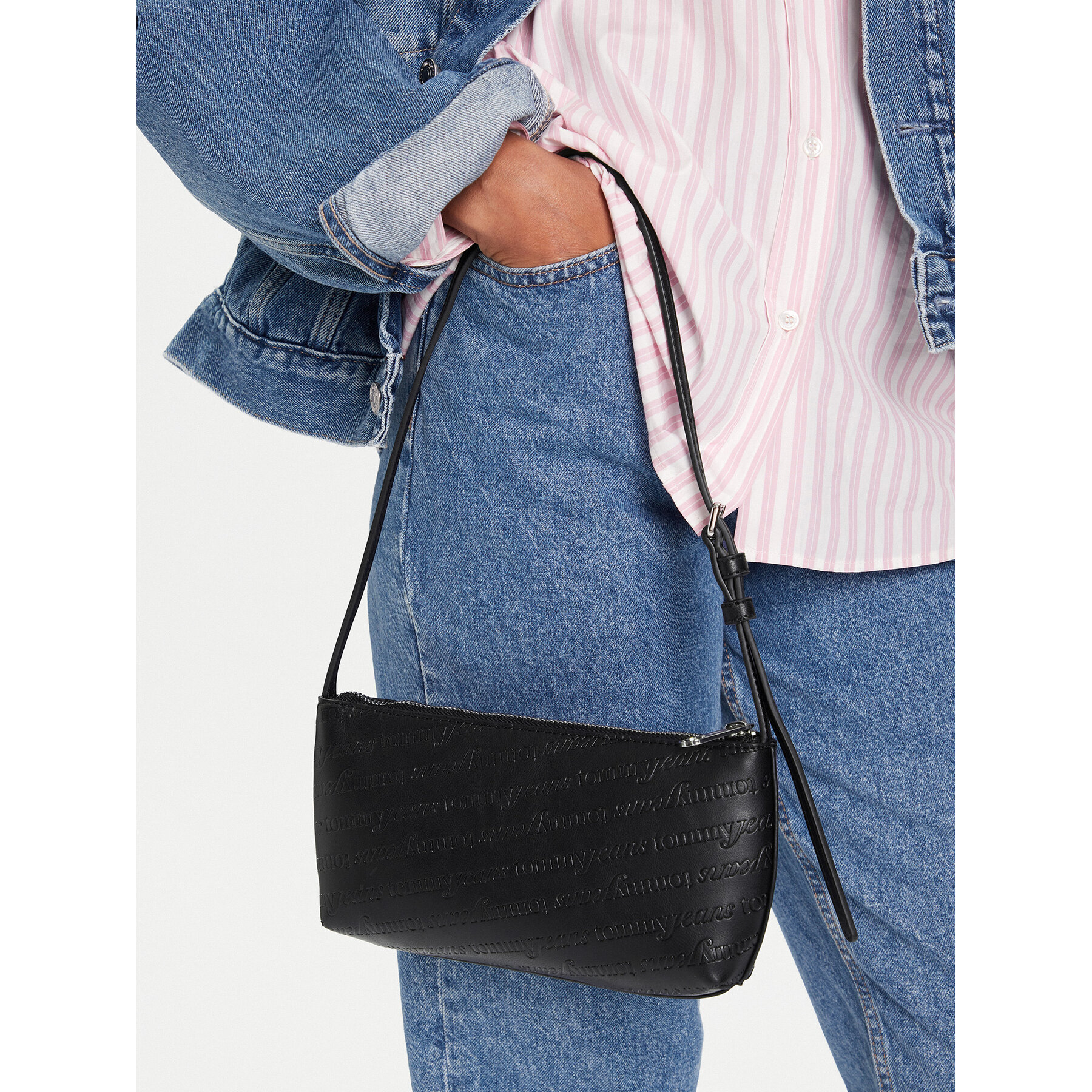 Ročna torba Tommy Jeans Tjw Must Aop Shoulder Bag AW0AW17867 Črna