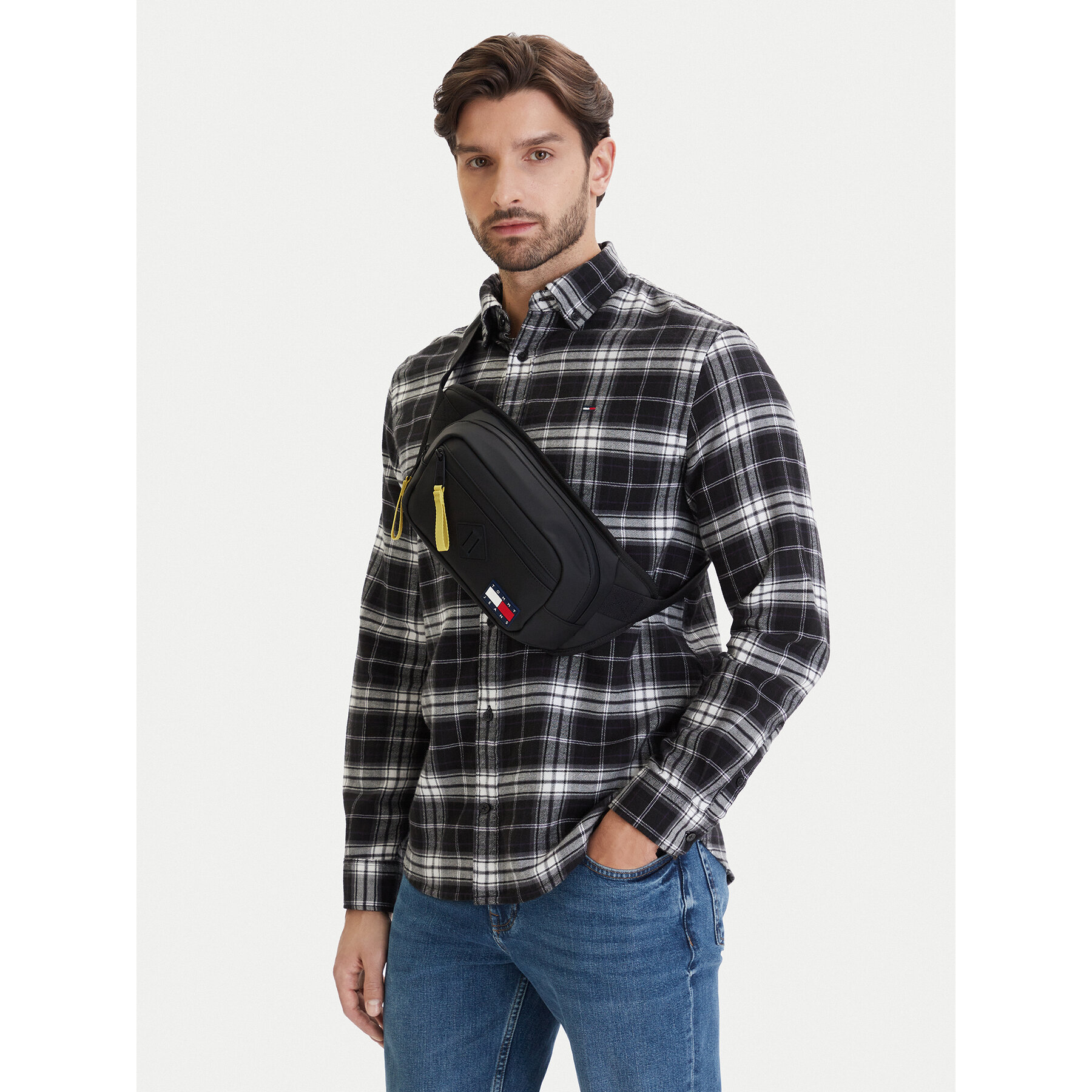 Borsetă Tommy Jeans Tjm Daily Elevated Bumbag AM0AM14215 Negru