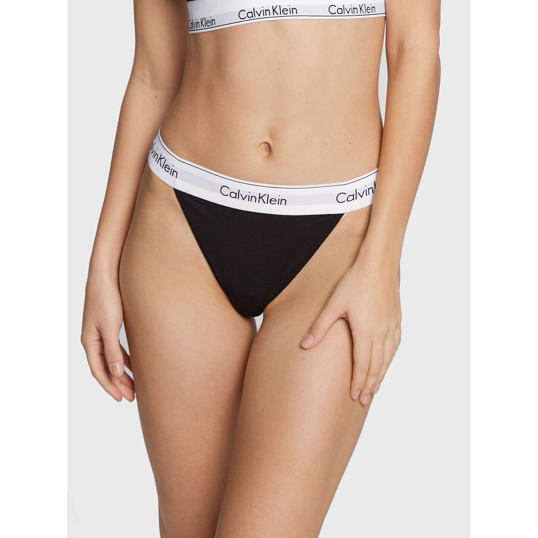 Calvin Klein Underwear Στρίνγκ 000QF7013E Μαύρο