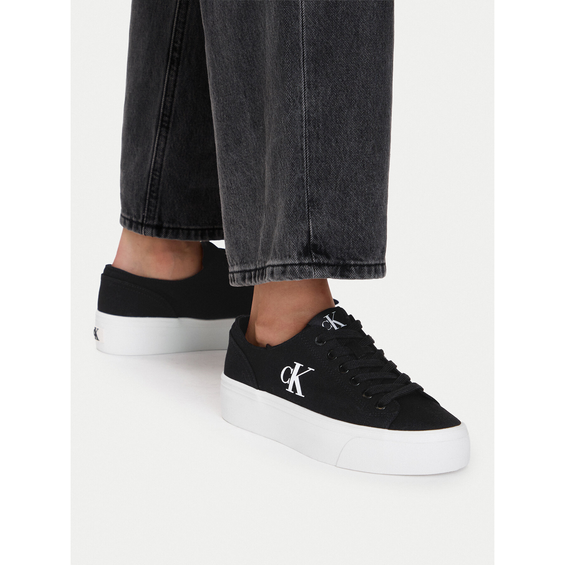 Teniși Calvin Klein Jeans Vulc Flatform Low Cv Mg YW0YW01763 Negru