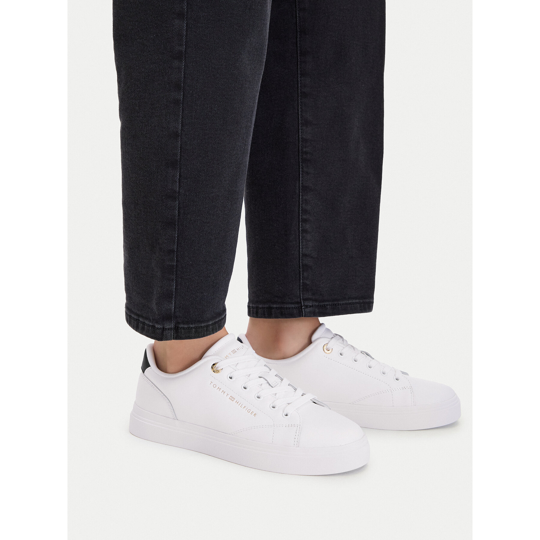 Sneakers Tommy Hilfiger Th Chic Sneaker FW0FW09105 Alb