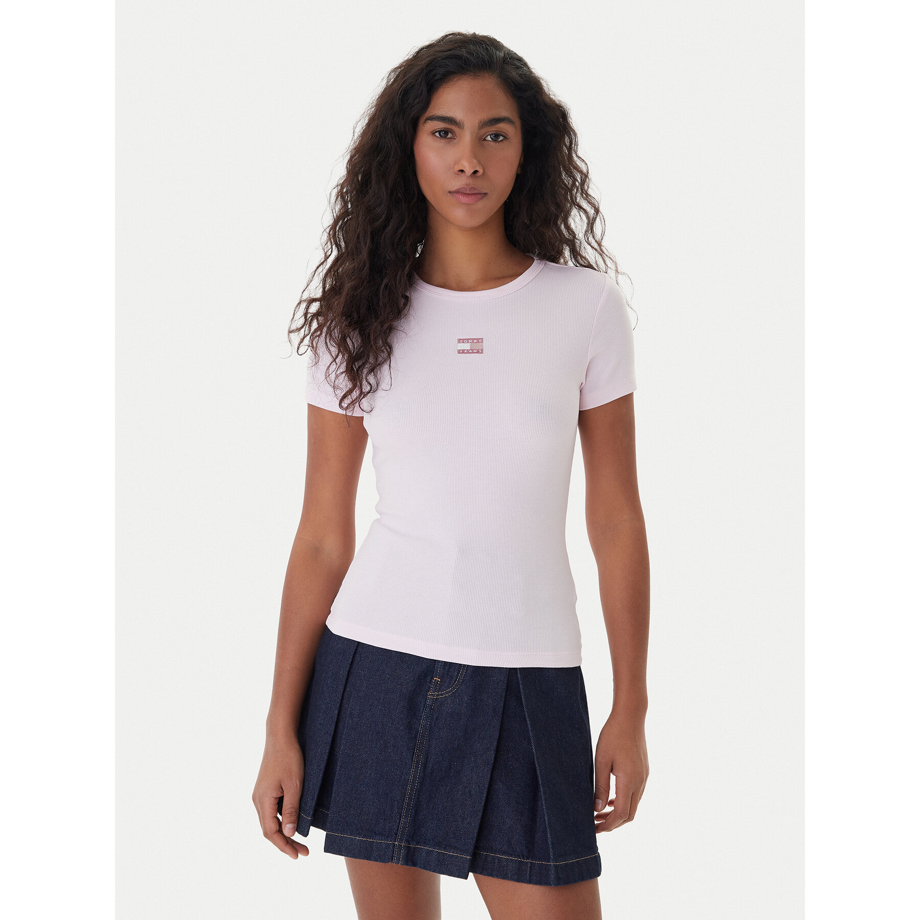 Tommy Jeans T-Shirt Badge DW0DW17881 Rosa Slim Fit